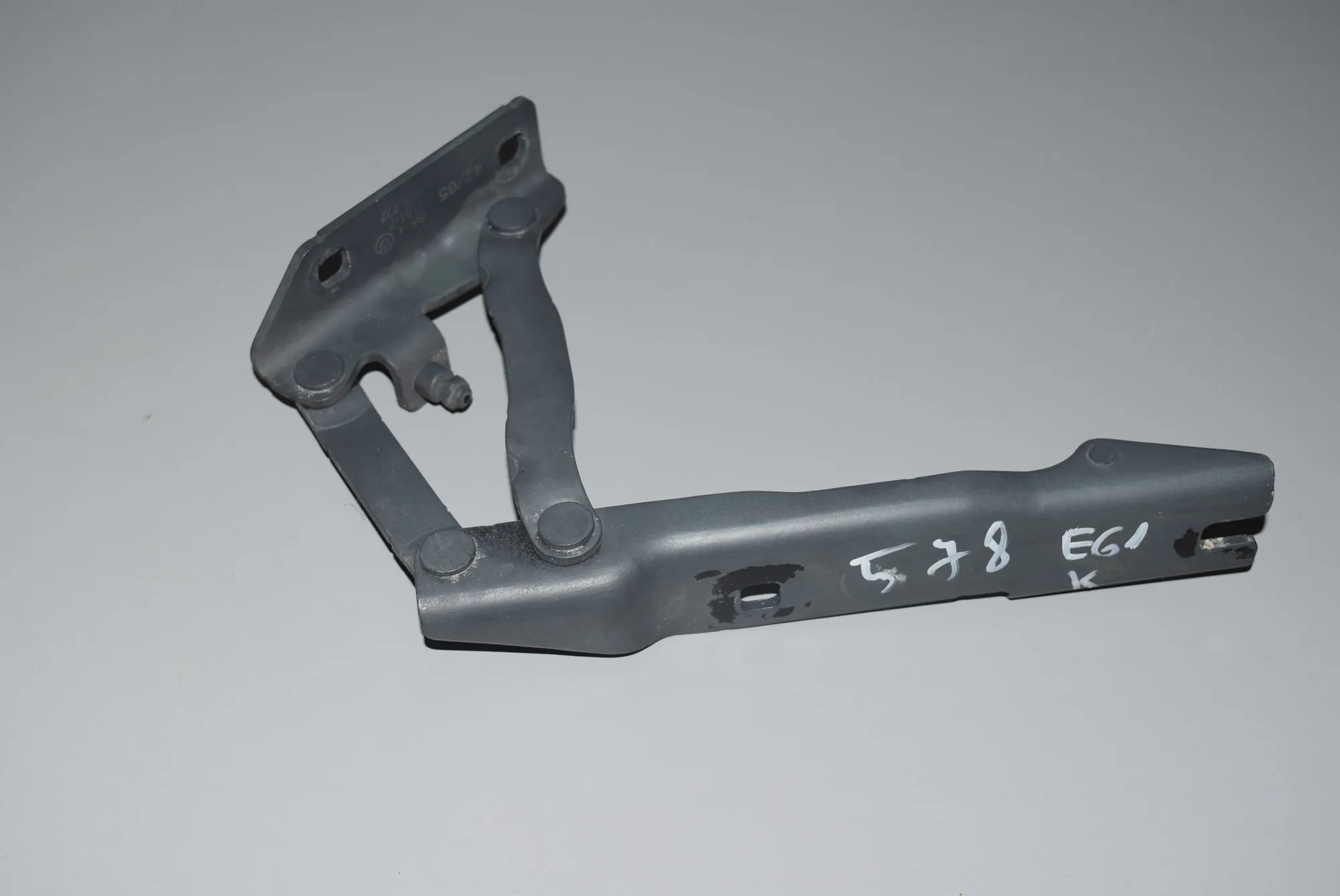 Front Left Bonnet Hinge – OEM 7008727 · BMW 5 Touring (E61) 530 d 2005 – 2