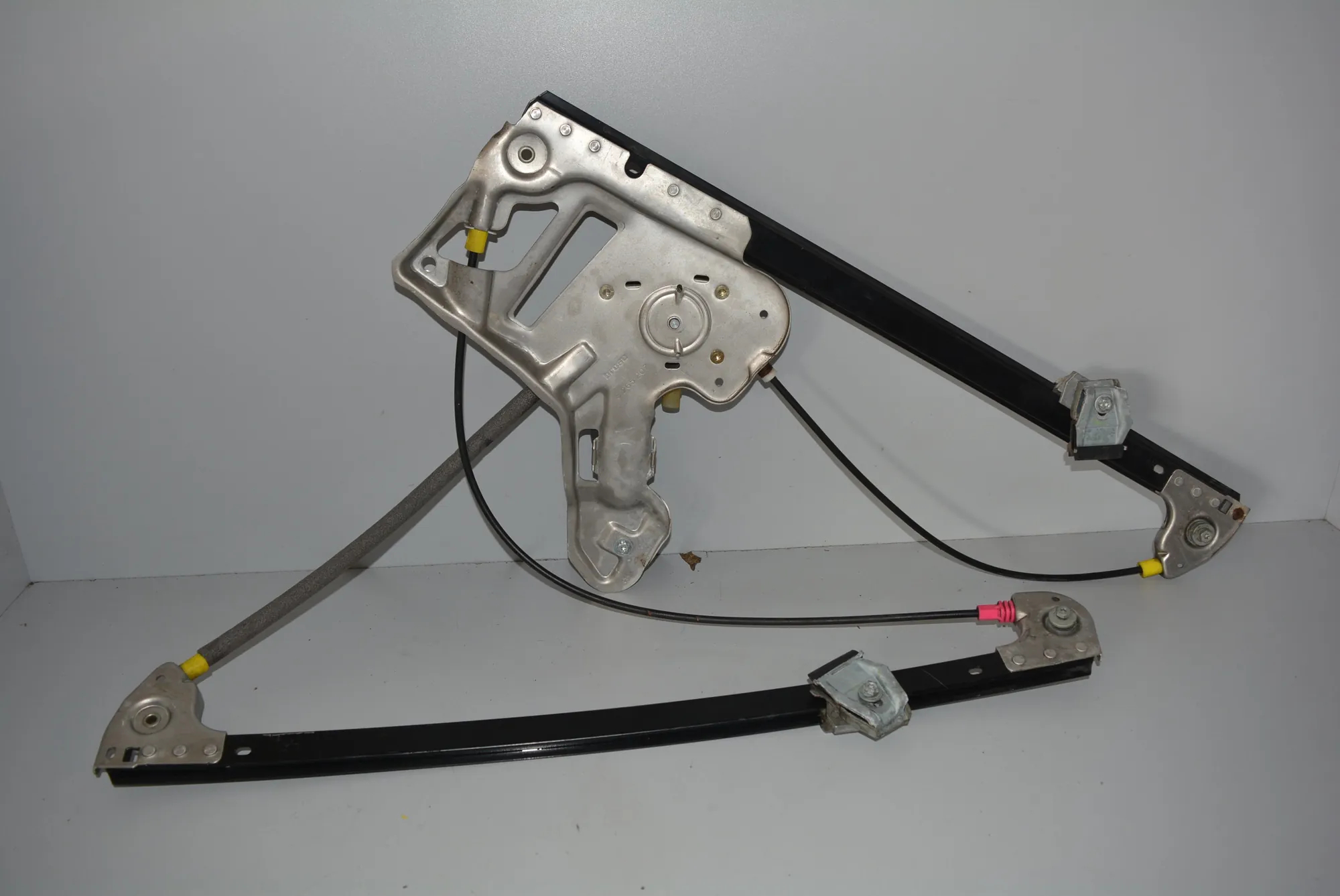 Front Left Door Window Regulator – OEM 8265207 · LAND ROVER RANGE ROVER III (L322) 4.4 4x4 2002
