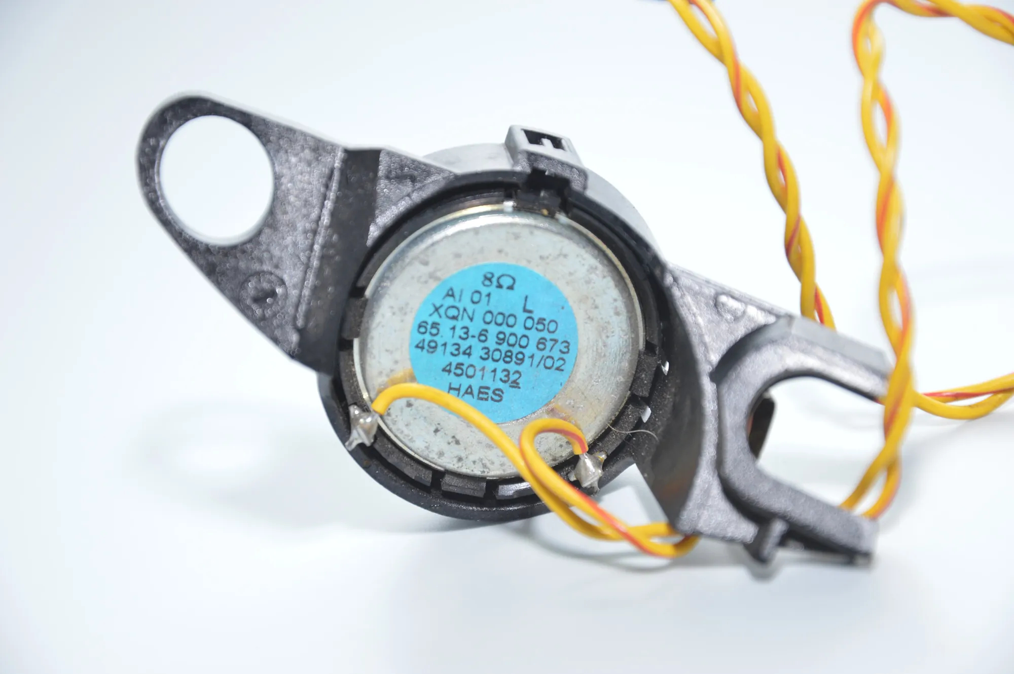 Front Left Door Speaker – OEM XQN0000506900673 · LAND ROVER RANGE ROVER III (L322) 4.4 4x4 2002 – 4