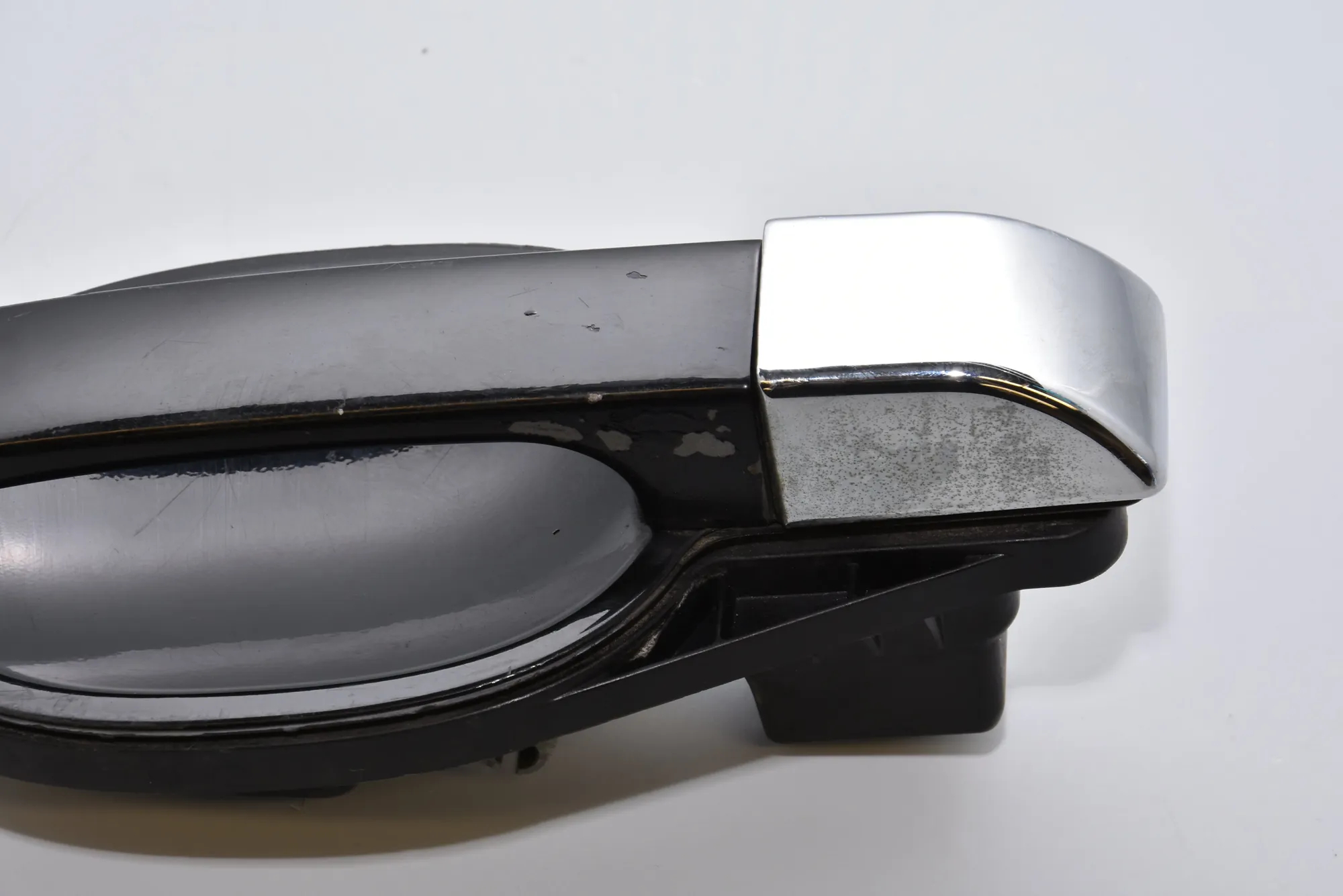 Rear Left Door Exterior Handle – OEM 7042488 · LAND ROVER RANGE ROVER III (L322) 4.4 4x4 2002 – 2
