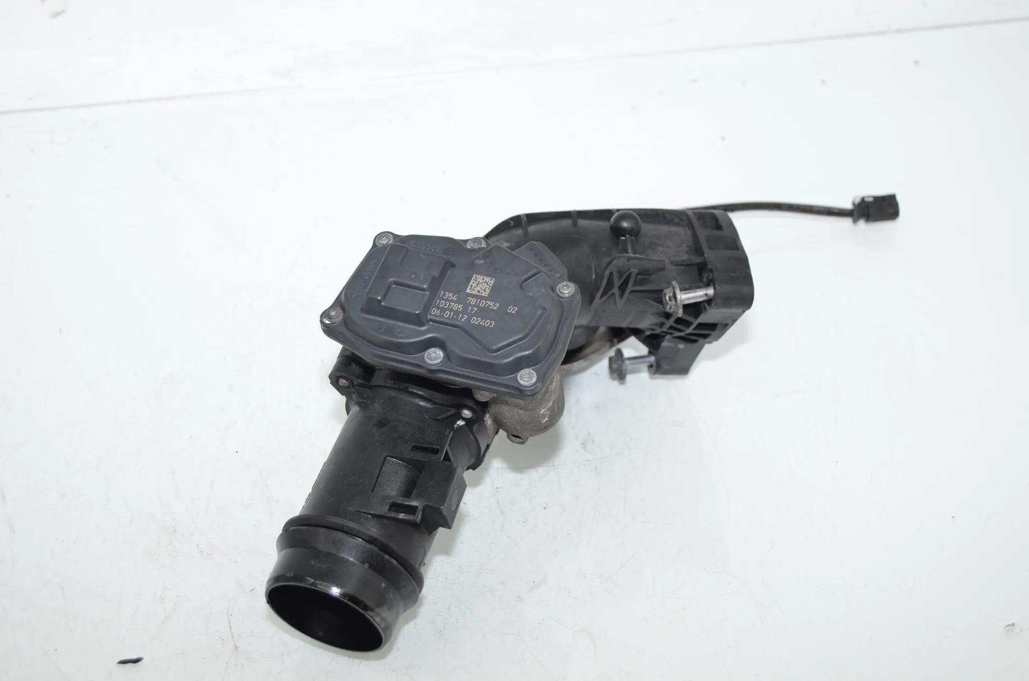 Throttle Body – OEM 7810752 · BMW 5 Touring (F11) 530 d xDrive 2012 – 2
