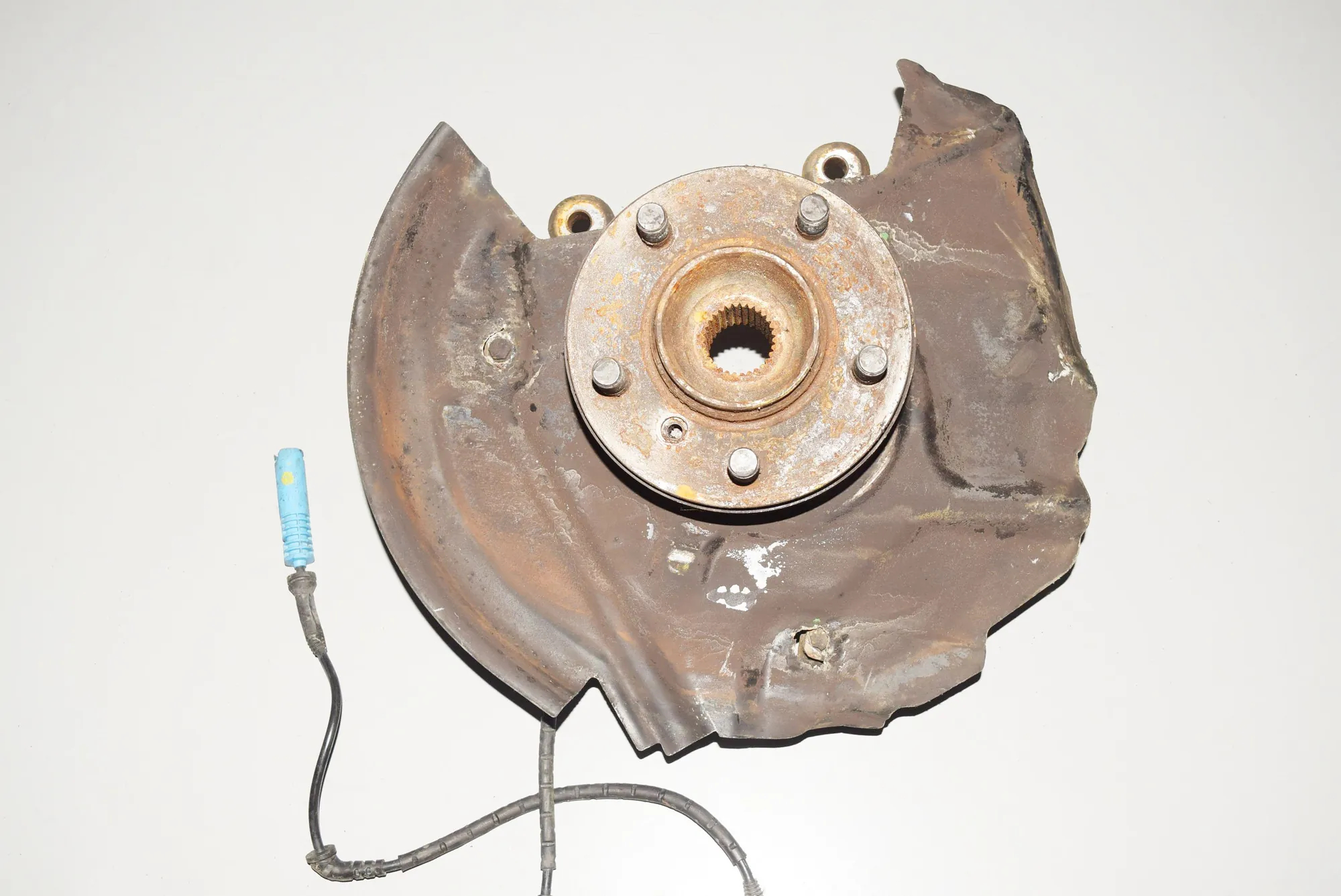 Front Left Wheel Hub · LAND ROVER RANGE ROVER III (L322) 4.4 4x4 2002
