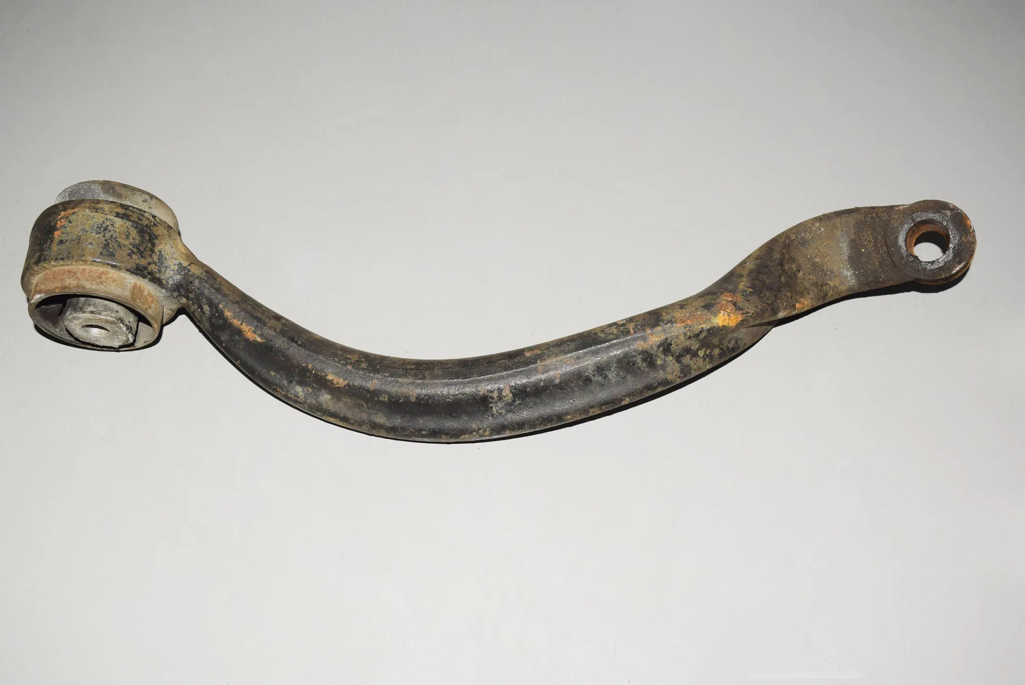Front Left Curved Control Arm · LAND ROVER RANGE ROVER III (L322) 4.4 4x4 2002 – 2