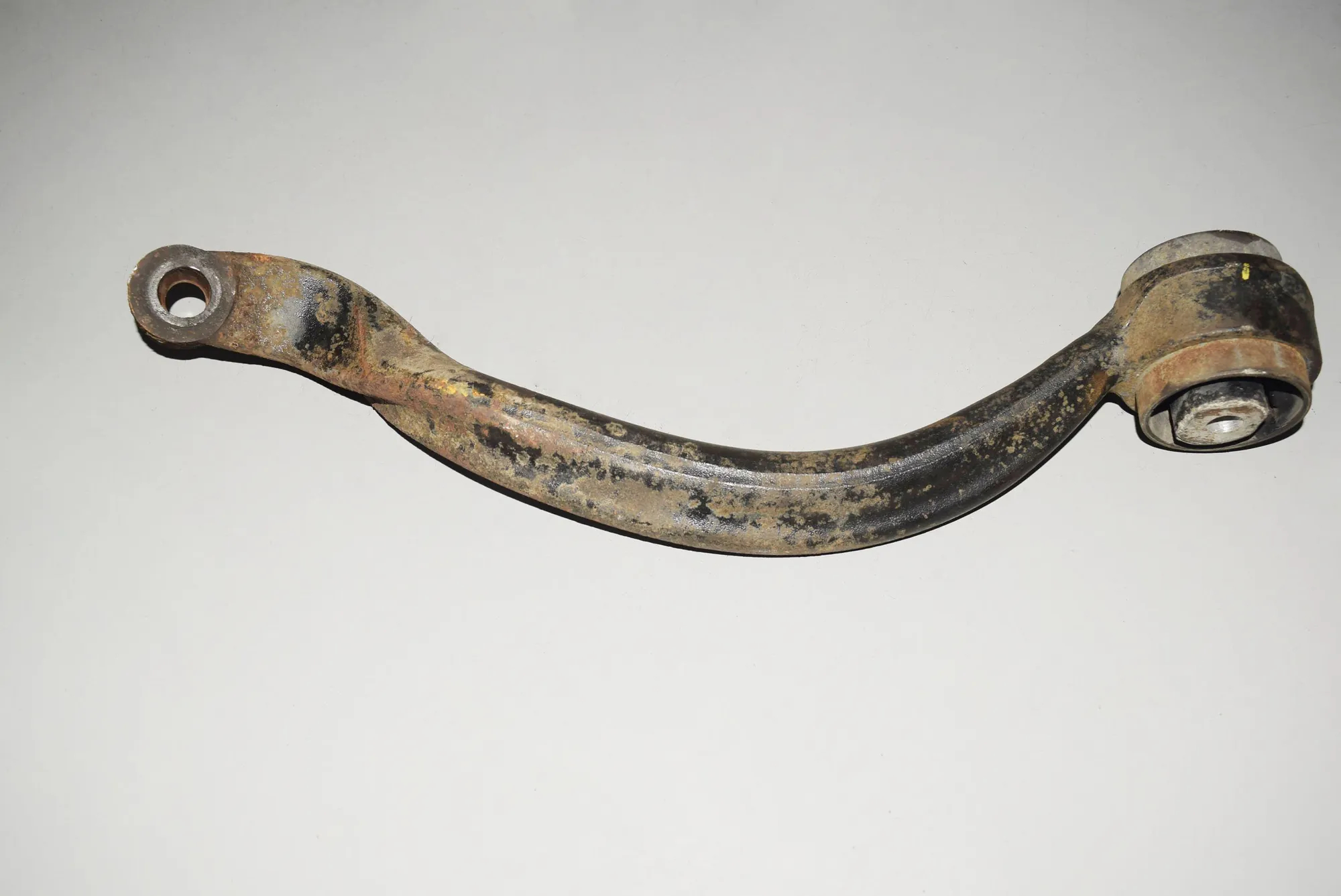 Front Right Curved Control Arm · LAND ROVER RANGE ROVER III (L322) 4.4 4x4 2002 – 2