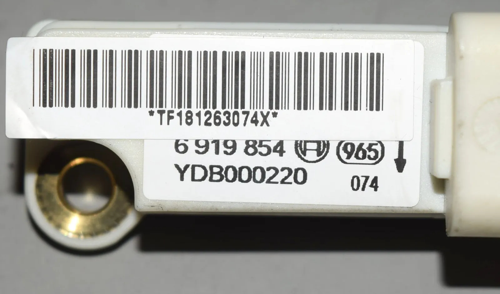 Front Left Impact Sensor – OEM 6919854 · LAND ROVER RANGE ROVER III (L322) 4.4 4x4 2002 – 3