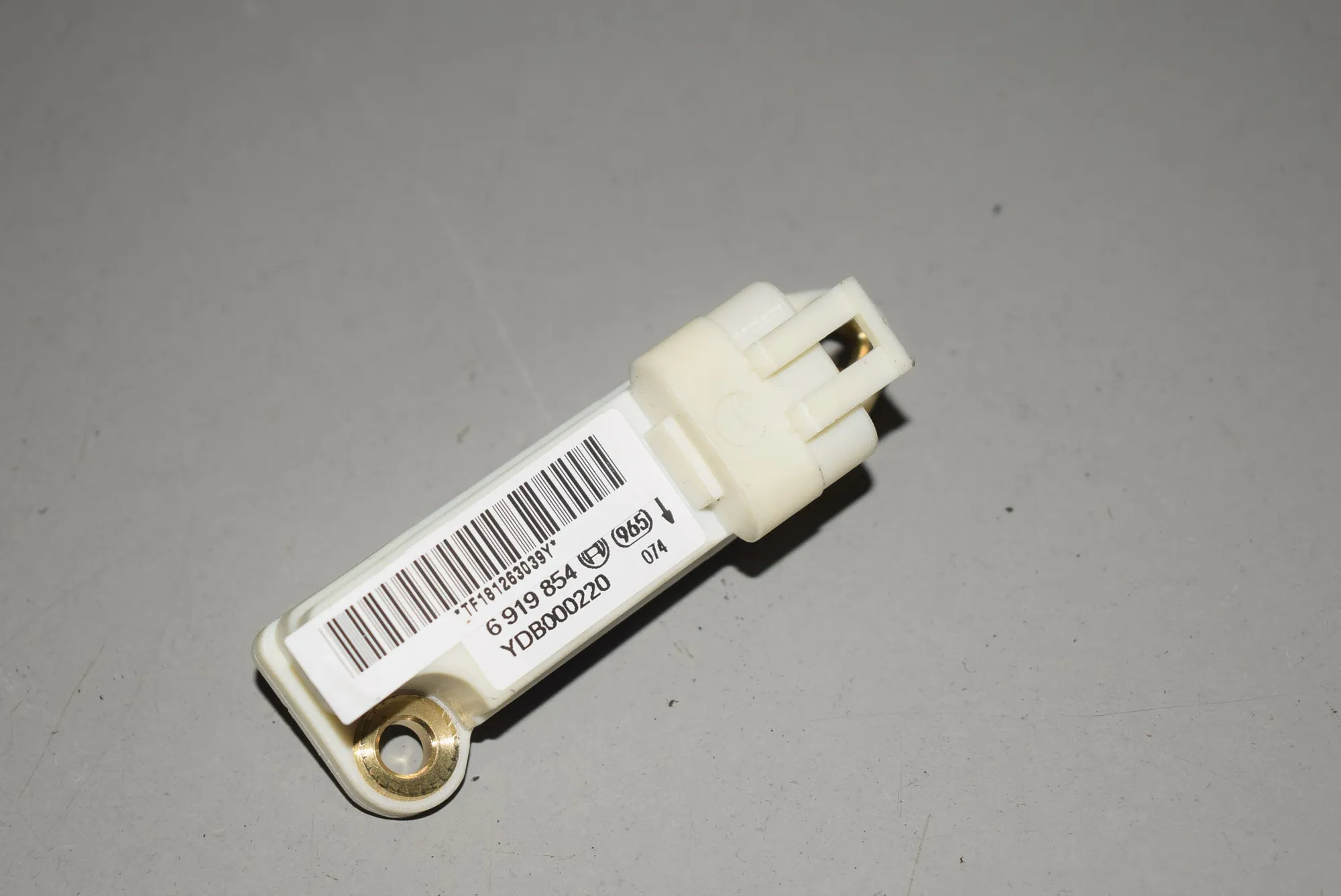 Front Right Impact Sensor – OEM 6919854YDB000220 · LAND ROVER RANGE ROVER III (L322) 4.4 4x4 2002 – 3