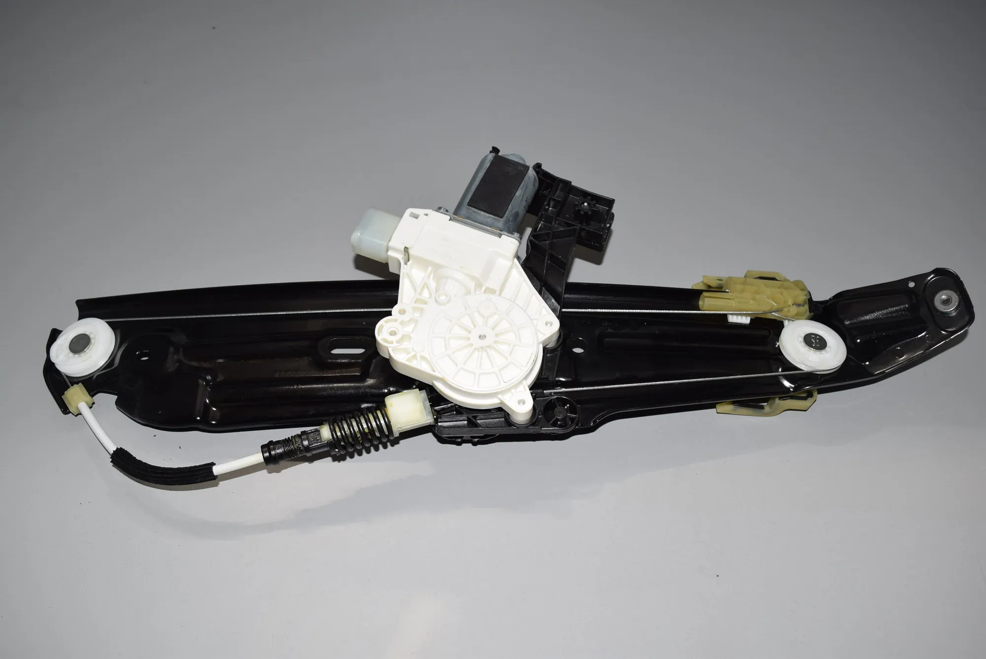 Rear Left Door Window Regulator – OEM 51357182613 · BMW BMW 5 Touring (F11) 2013 – 2