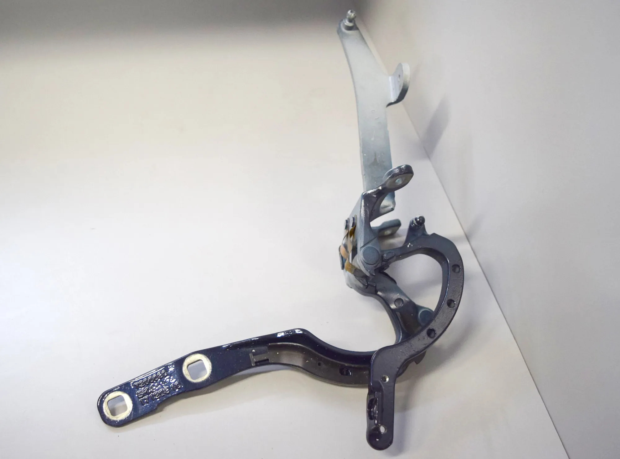 Right Side Bootlid Hinge – OEM 7206640 · BMW BMW 5 Touring (F11) 2013 – 2