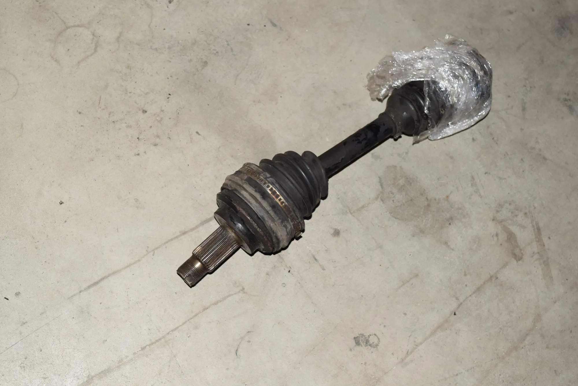 Front Left Driveshaft · BMW X5 (E53) 4.6 is 2003