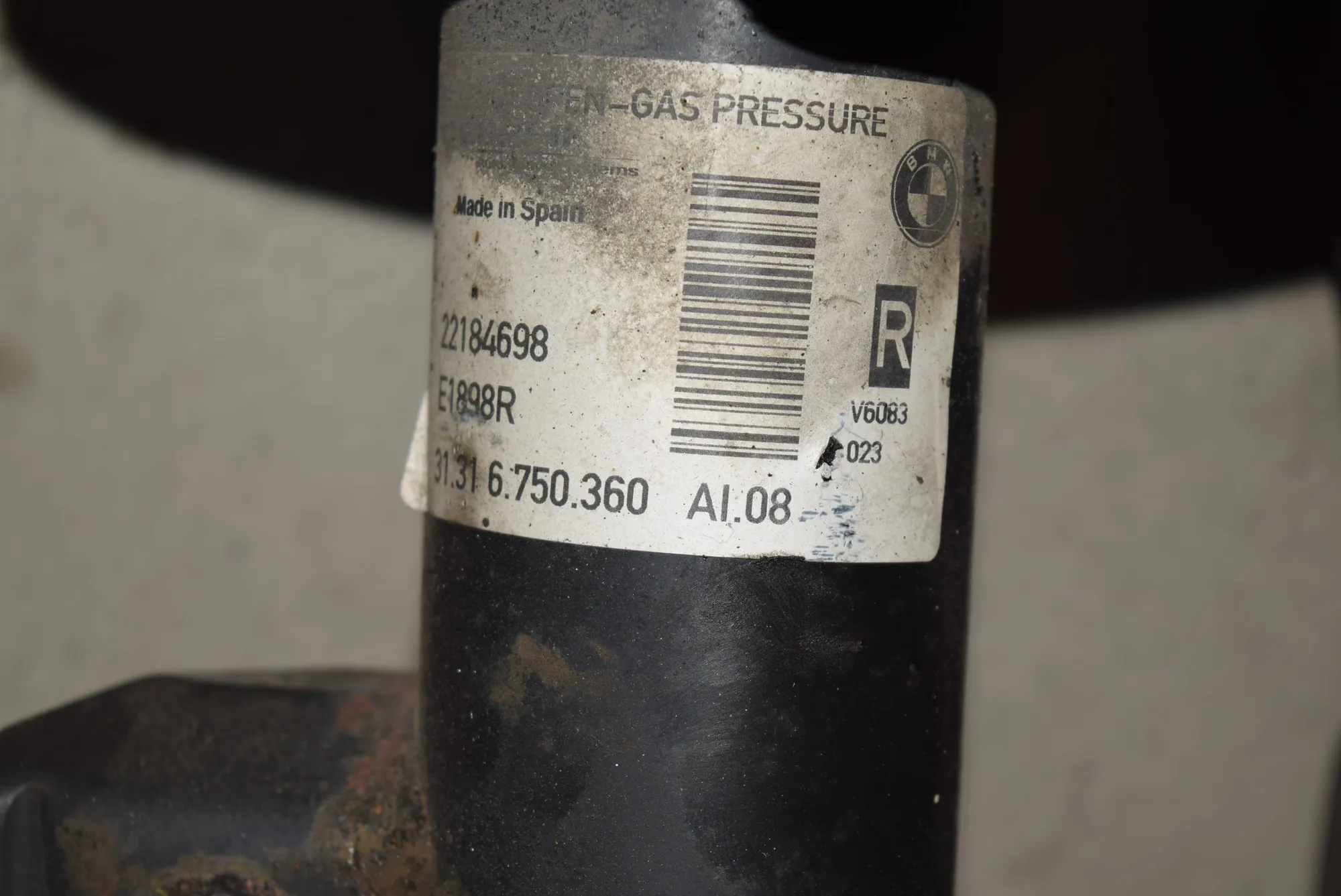 Front Right Shock Absorber – OEM 31316750360 · BMW X5 (E53) 4.6 is 2003 – 3