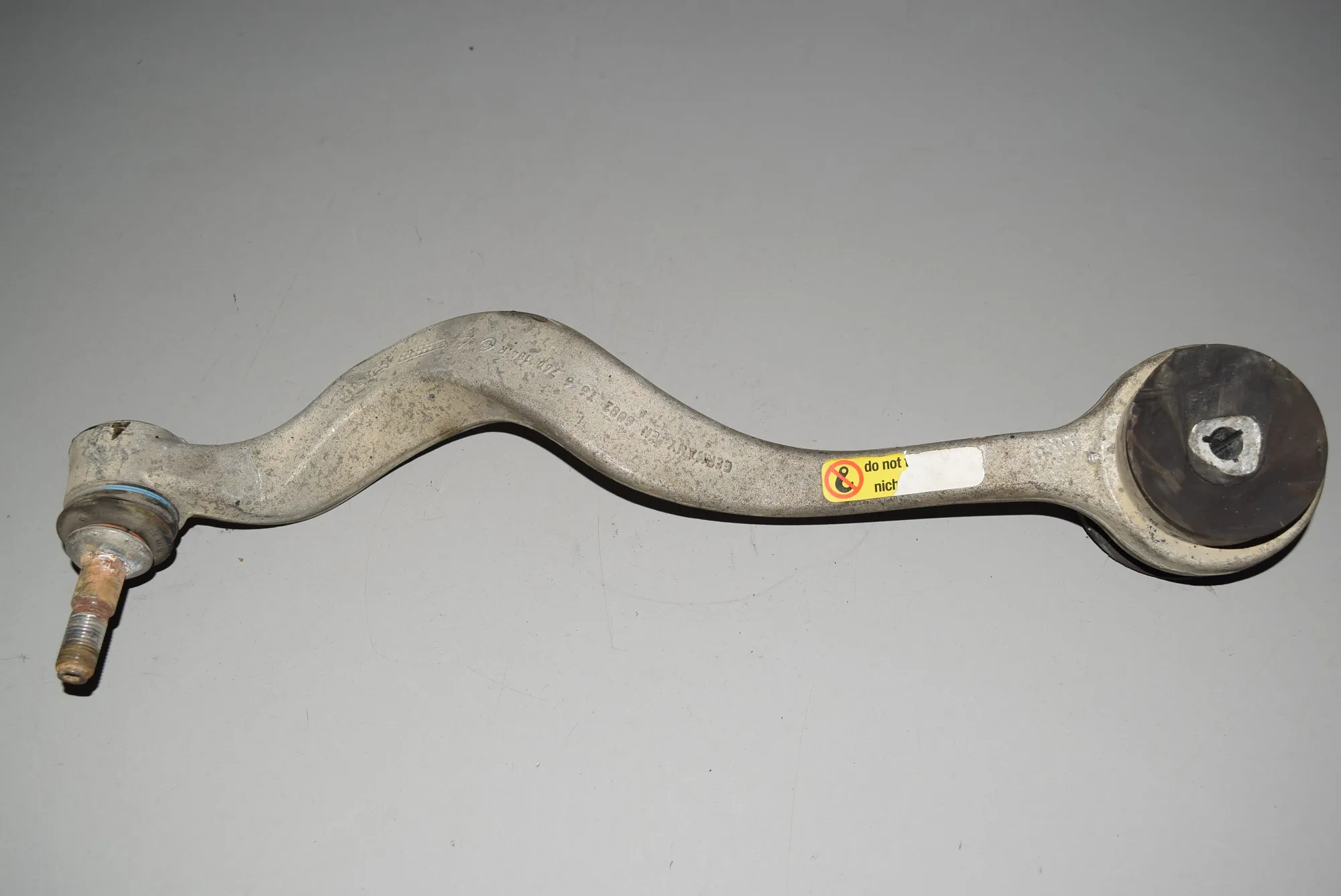 Front Right Curved Control Arm · BMW 5 (E60) 525 d 2004