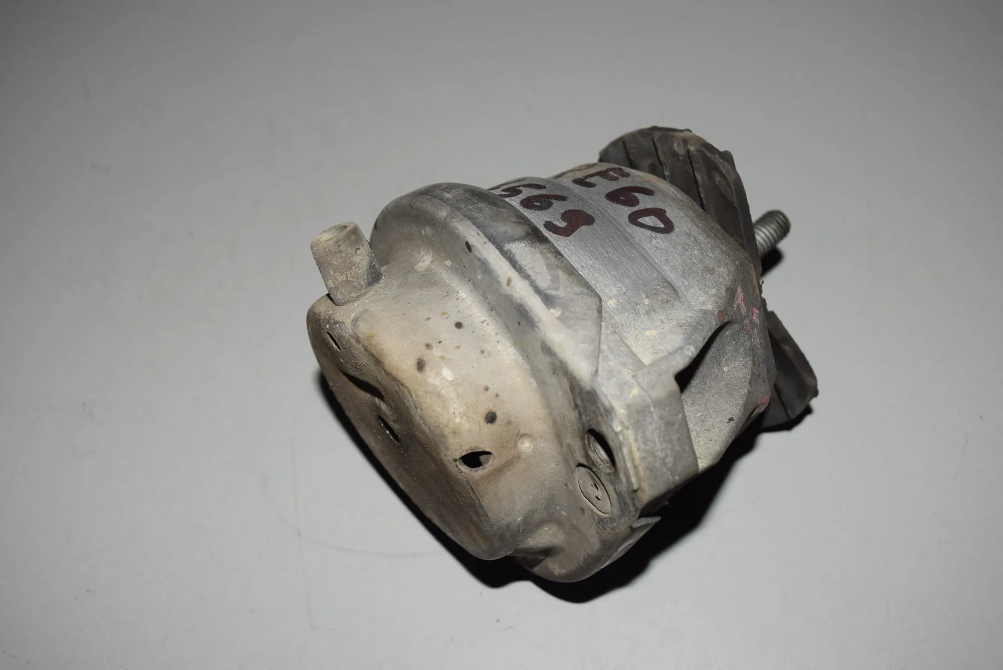 Right Side Engine Mount – OEM 6761092 · BMW 5 (E60) 525 d 2004