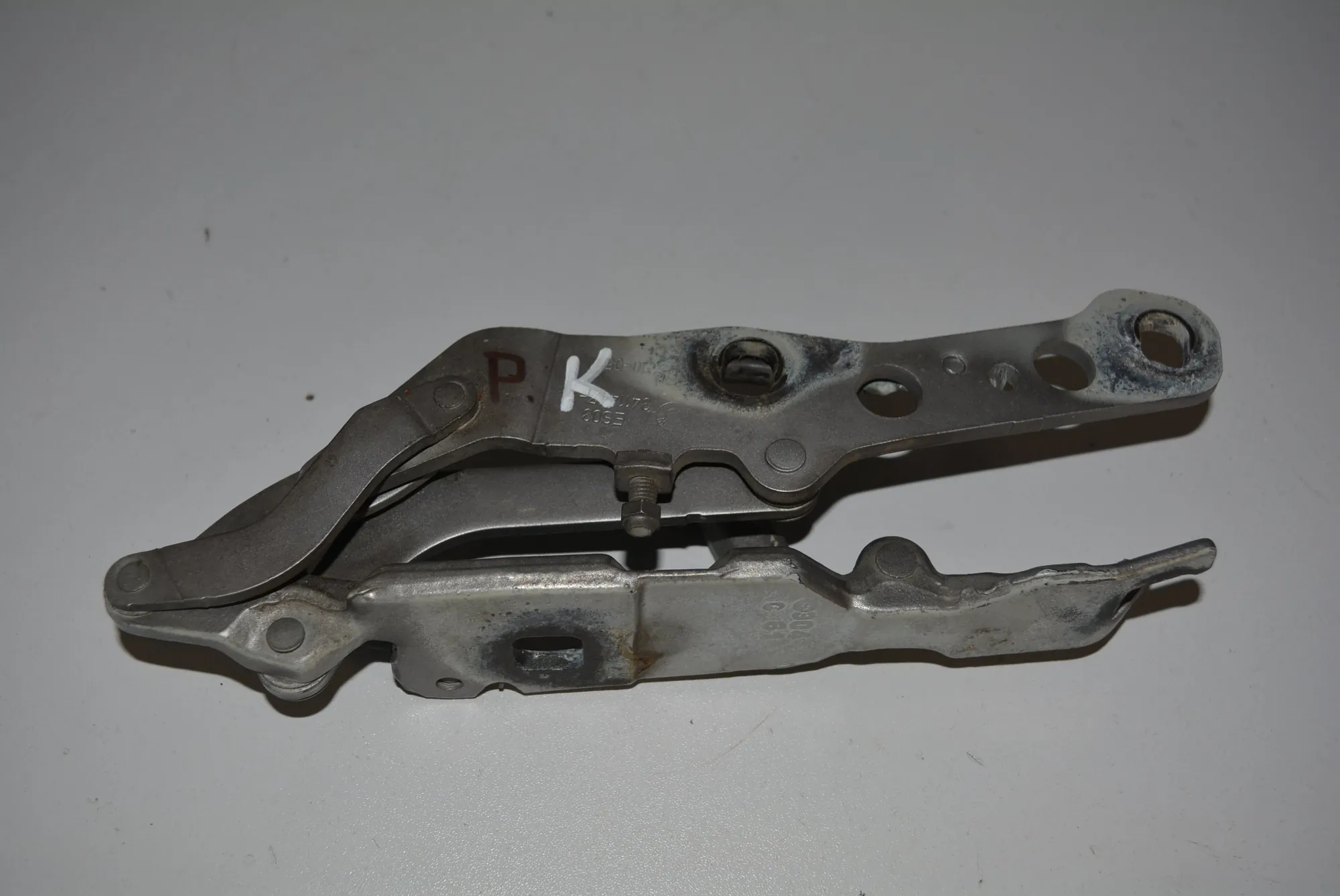 Front Left Bonnet Hinge – OEM 3411447 · BMW X3 (E83) 3.0 d 2005