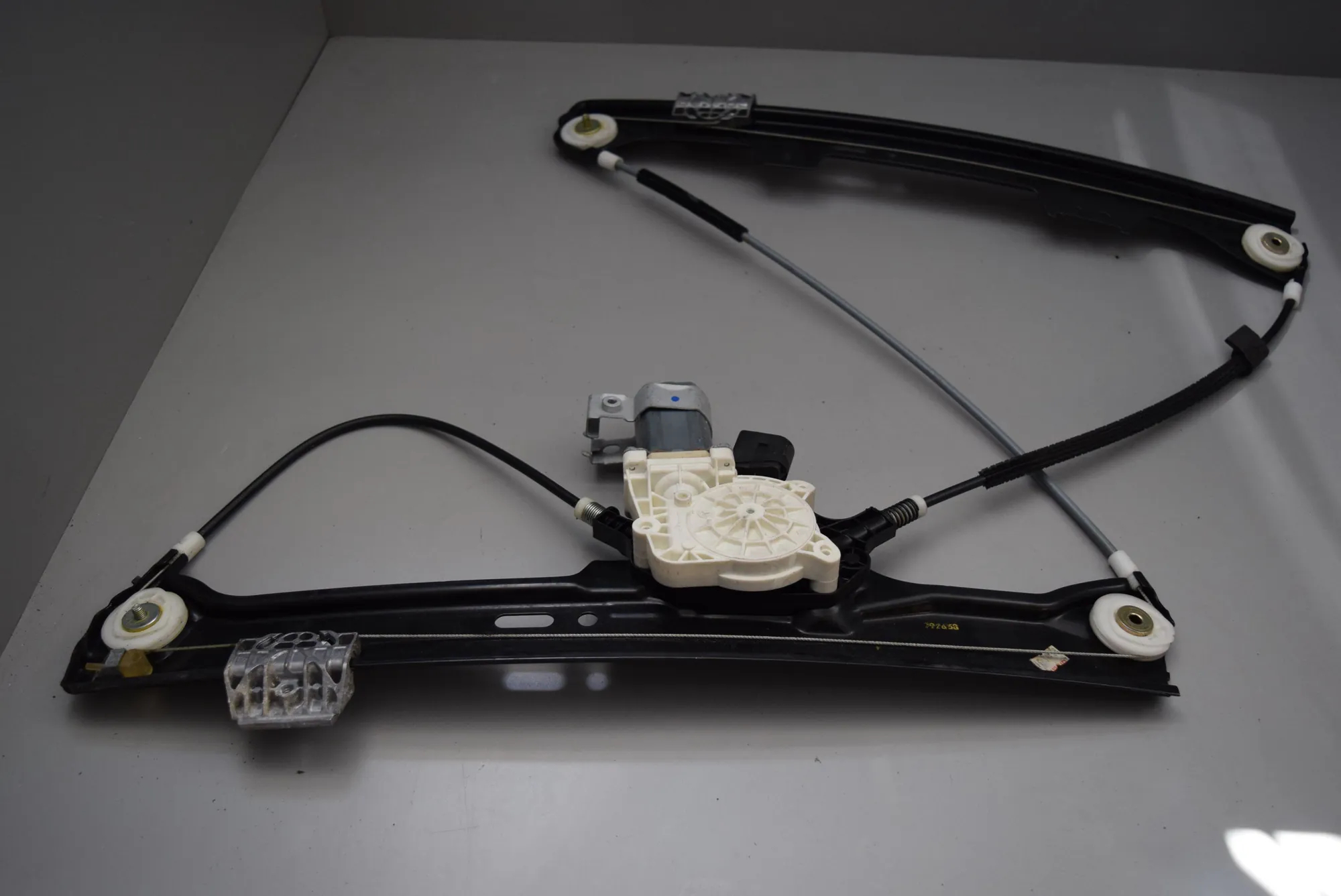 Front Right Door Window Regulator – OEM 7034352 · BMW 5 (E60) 530 i 2005