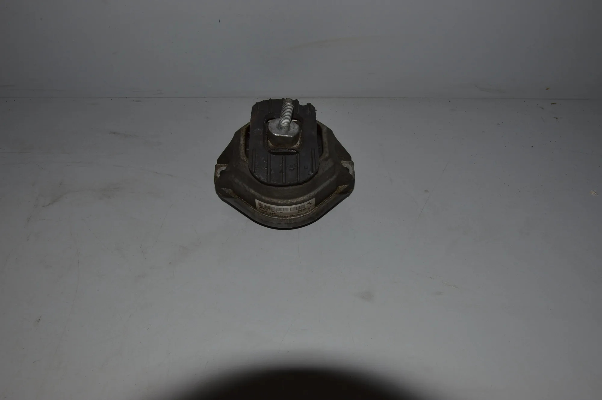 Left Side Engine Mount – OEM 6761089 · BMW 5 (E60) 530 i 2005