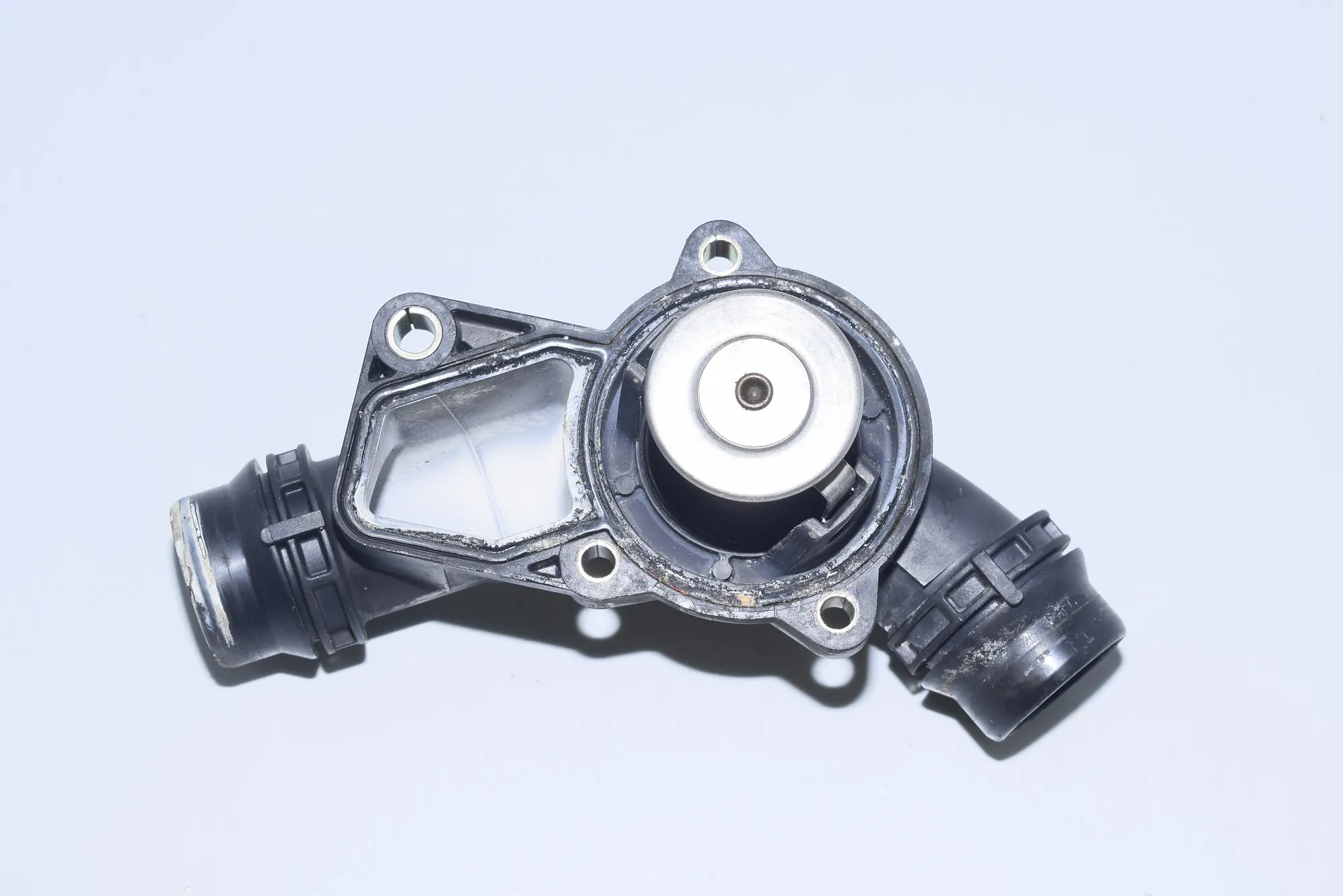 Thermostat – OEM 7509228 · BMW 5 (E39) BMW 5 (E39) 530 i 2001 – 2