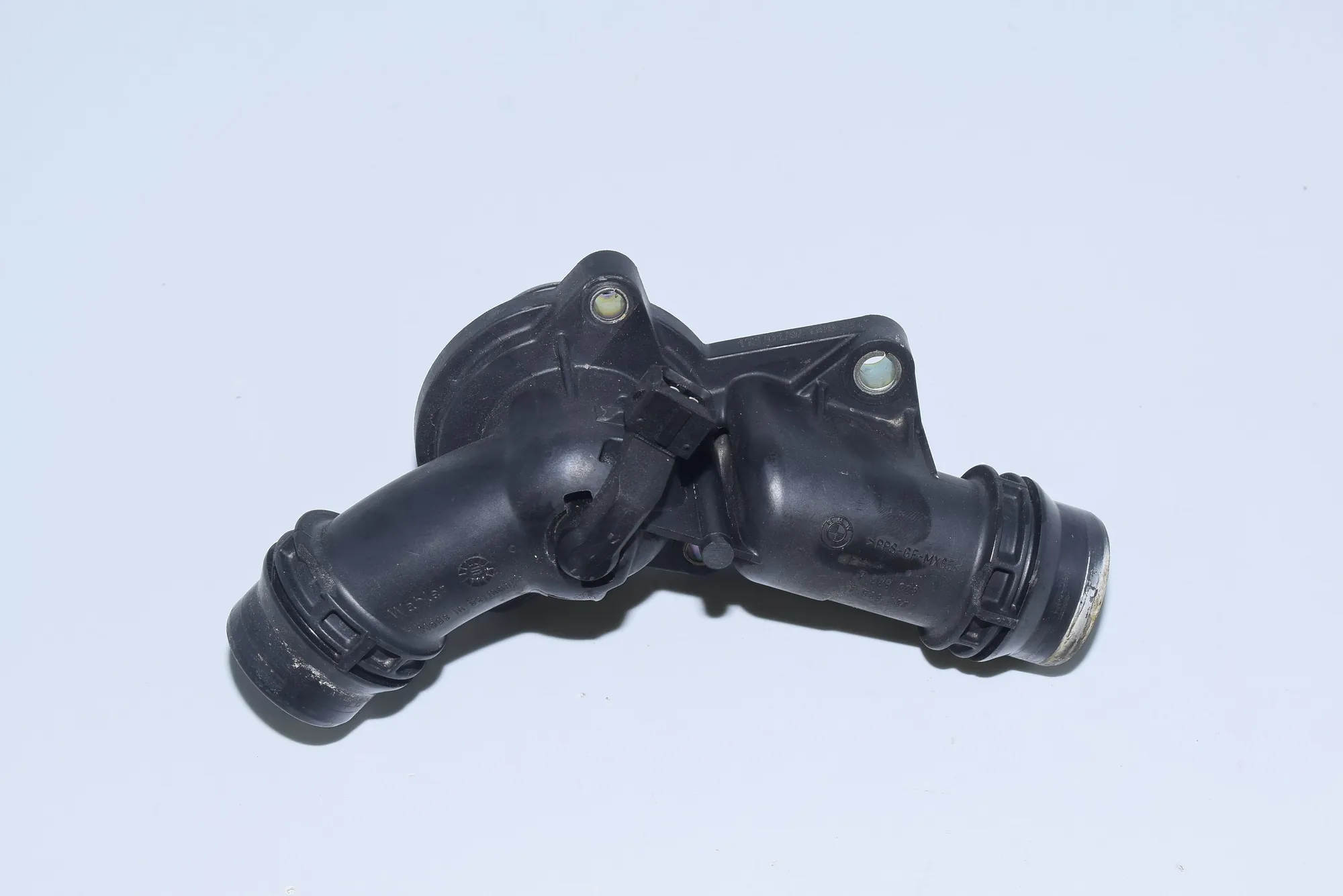Thermostat – OEM 7509228 · BMW 5 (E39) BMW 5 (E39) 530 i 2001