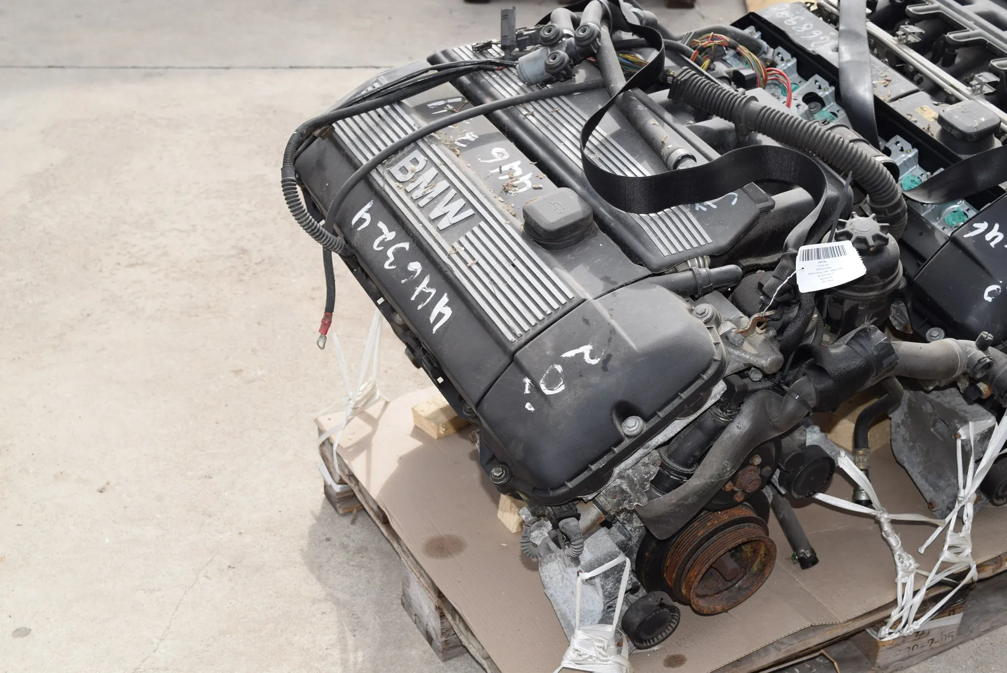 Engine Motor – OEM M52B20206S4 · BMW 5 (E39) BMW 5 (E39) 520 i 1999 – 3