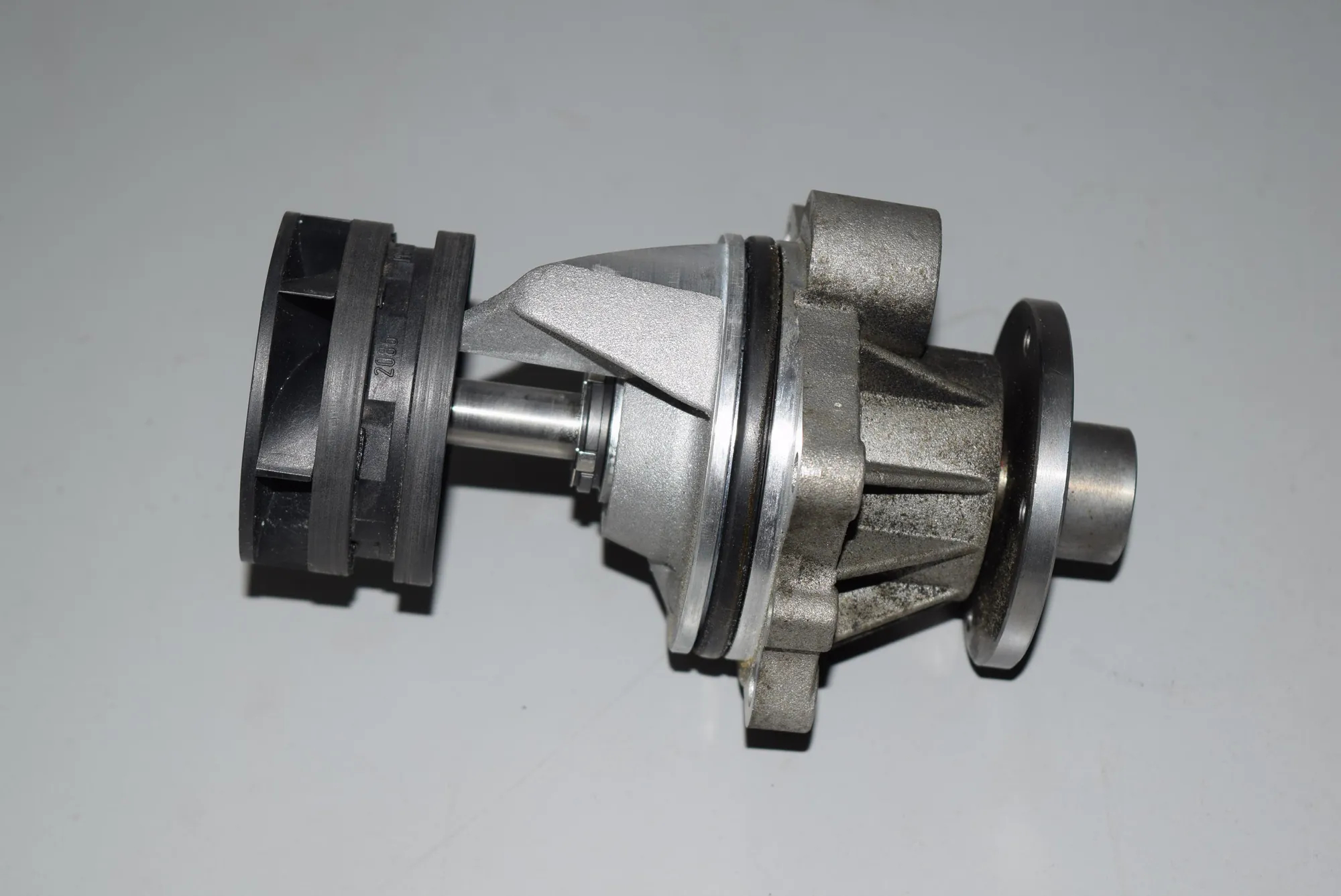 Water Pump – OEM 11517838201 · BMW 3 (E90) BMW 3 (E90) M3 2008 – 4