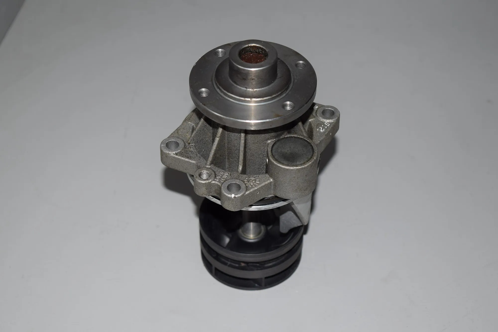 Water Pump – OEM 11517838201 · BMW 3 (E90) BMW 3 (E90) M3 2008 – 2