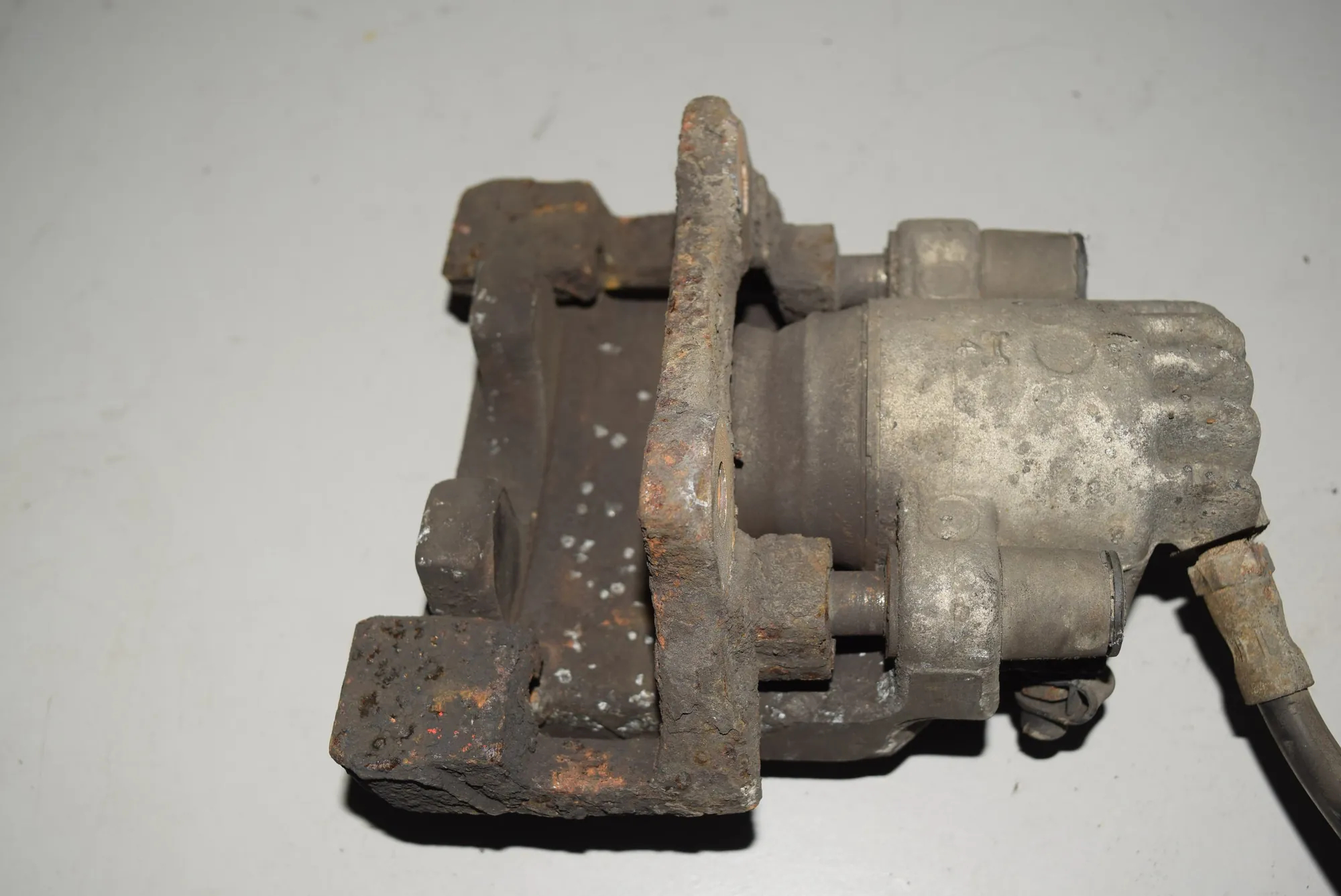 Rear Left Brake Caliper · BMW 5 Touring (E39) 530 d 1999 – 2