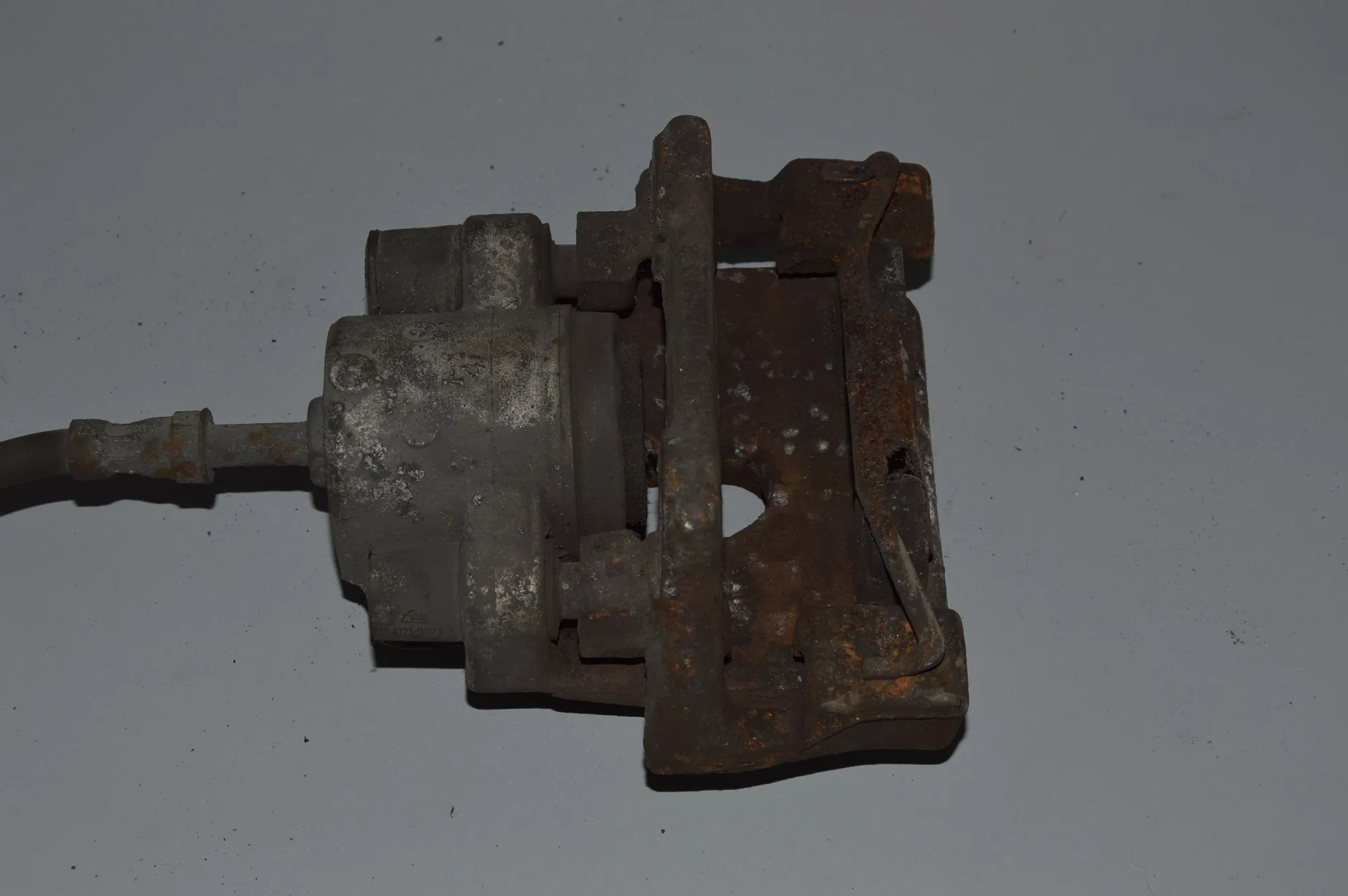 Rear Left Brake Caliper · BMW 5 (E39) 523 i 1998 – 3