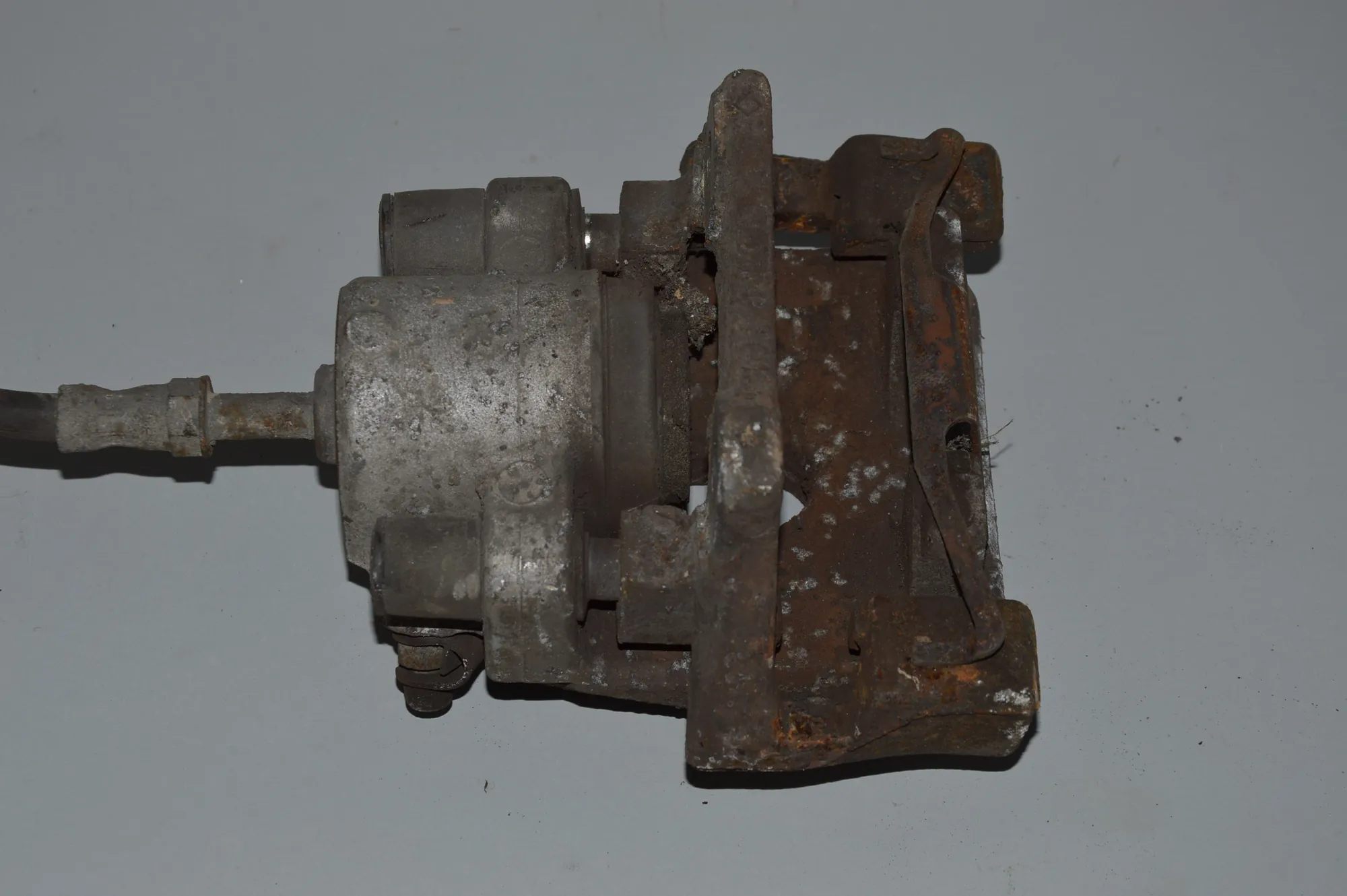 Rear Right Brake Caliper · BMW 5 (E39) 523 i 1998 – 2