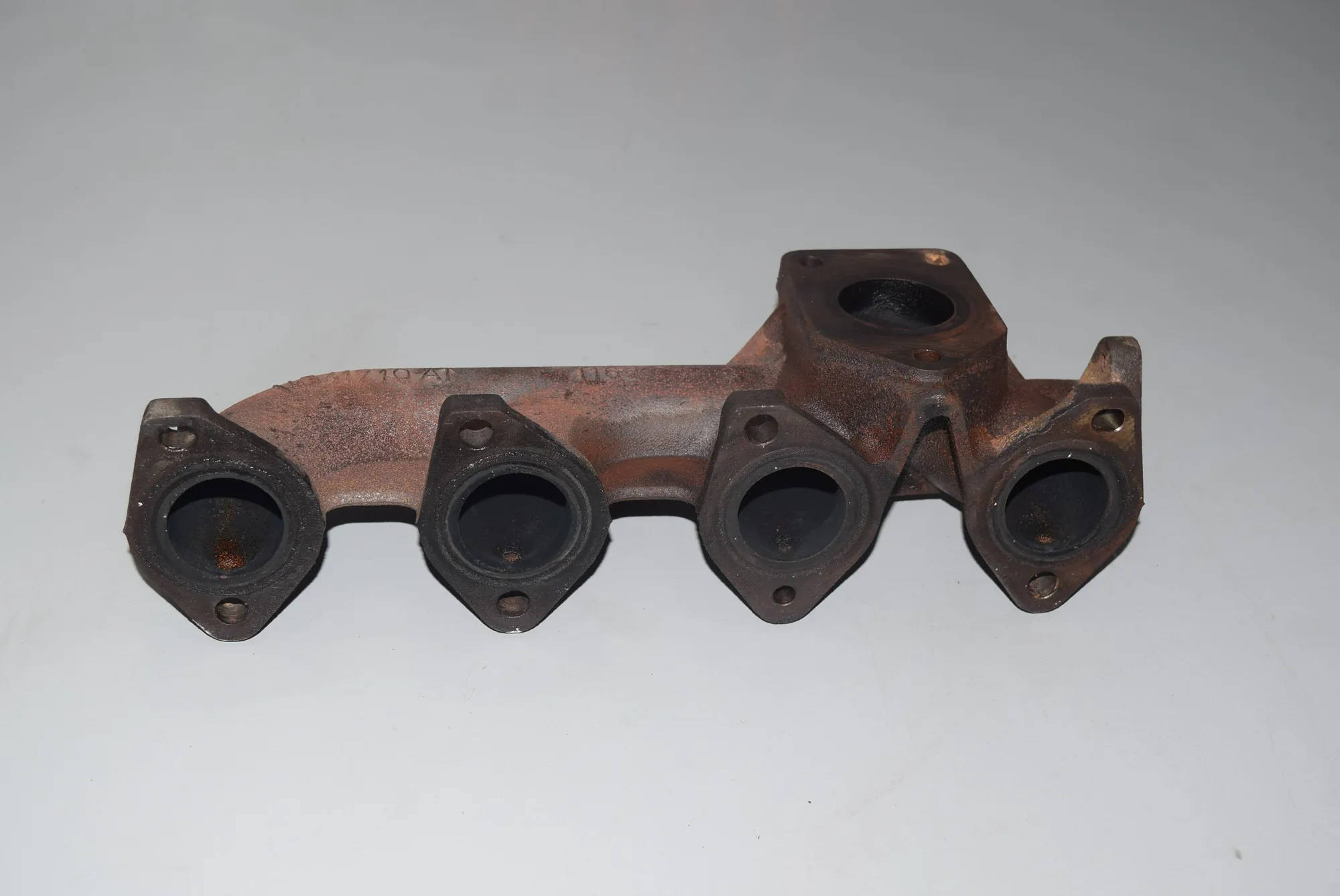 Exhaust Manifold – OEM 7797389 · BMW 5 (E60) 520 d 2008