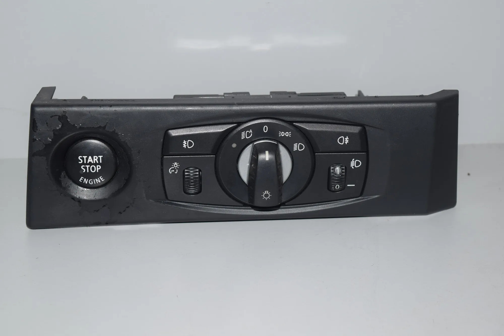 Headlight Switch Control Unit – OEM 6988555 · BMW 5 (E60) 520 d 2008