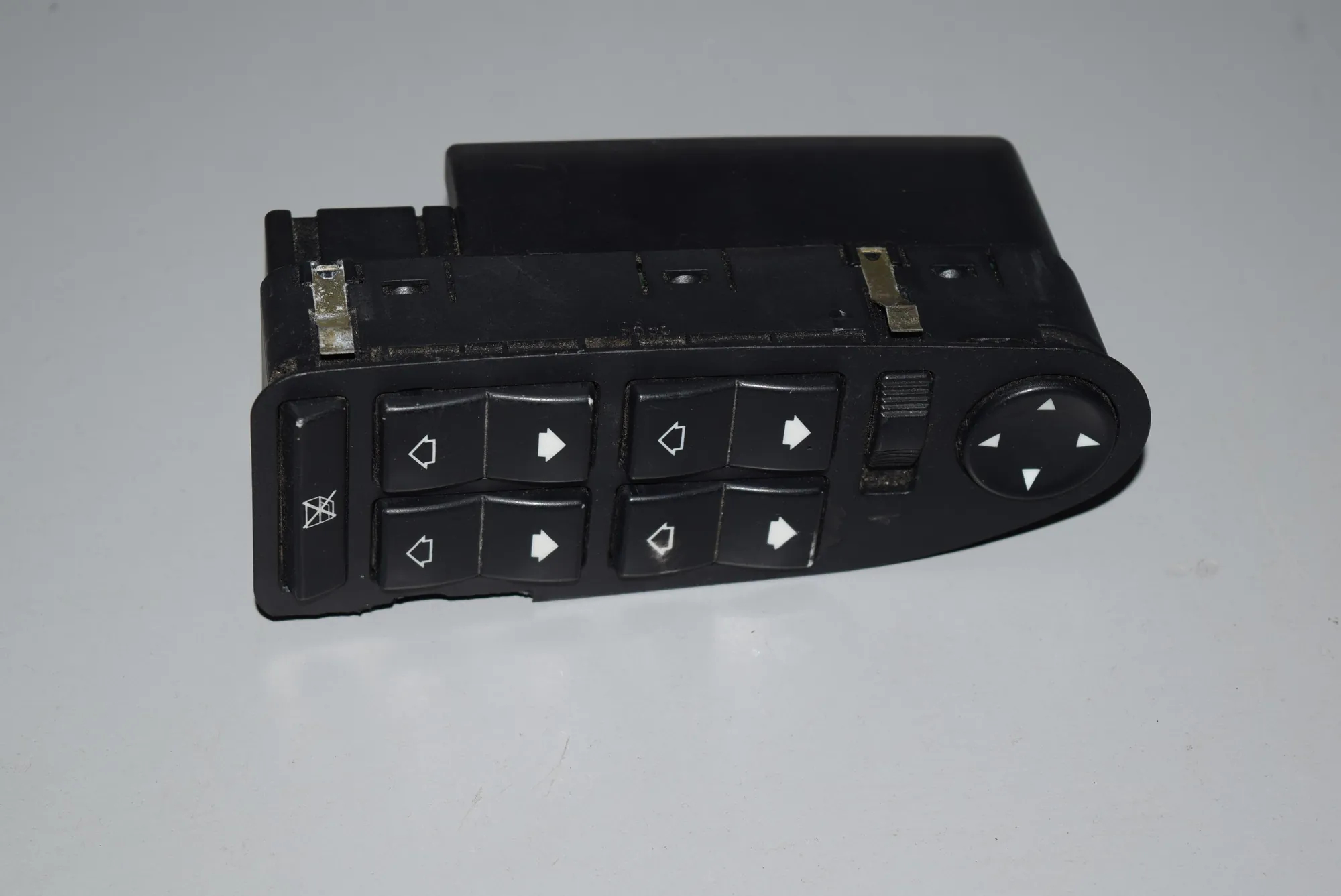 Front Right Door Window Switch – OEM 61318380644 · BMW 5 (E39) BMW 5 (E39) 523 i 1998
