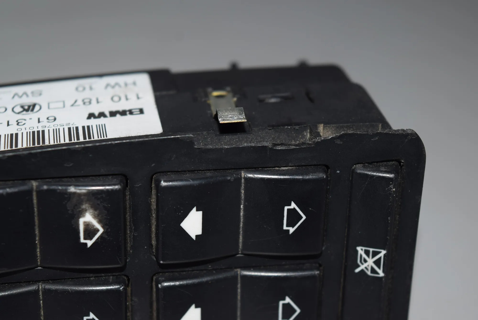 Front Right Door Window Switch – OEM 61318380644 · BMW 5 (E39) BMW 5 (E39) 523 i 1998 – 5