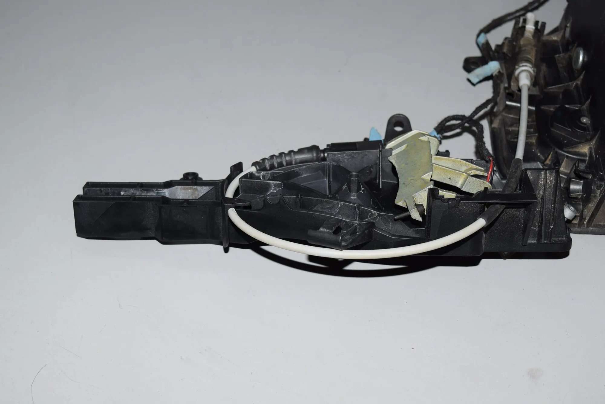 Front Left Door Lock – OEM 7202145 · BMW X5 (E70) BMW X5 (E70) 2011 – 2