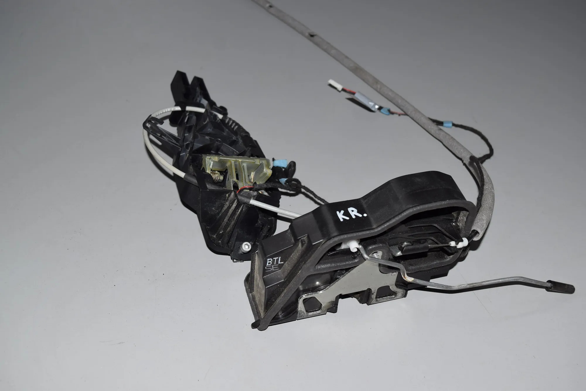 Front Left Door Lock – OEM 7202145 · BMW X5 (E70) BMW X5 (E70) 2011