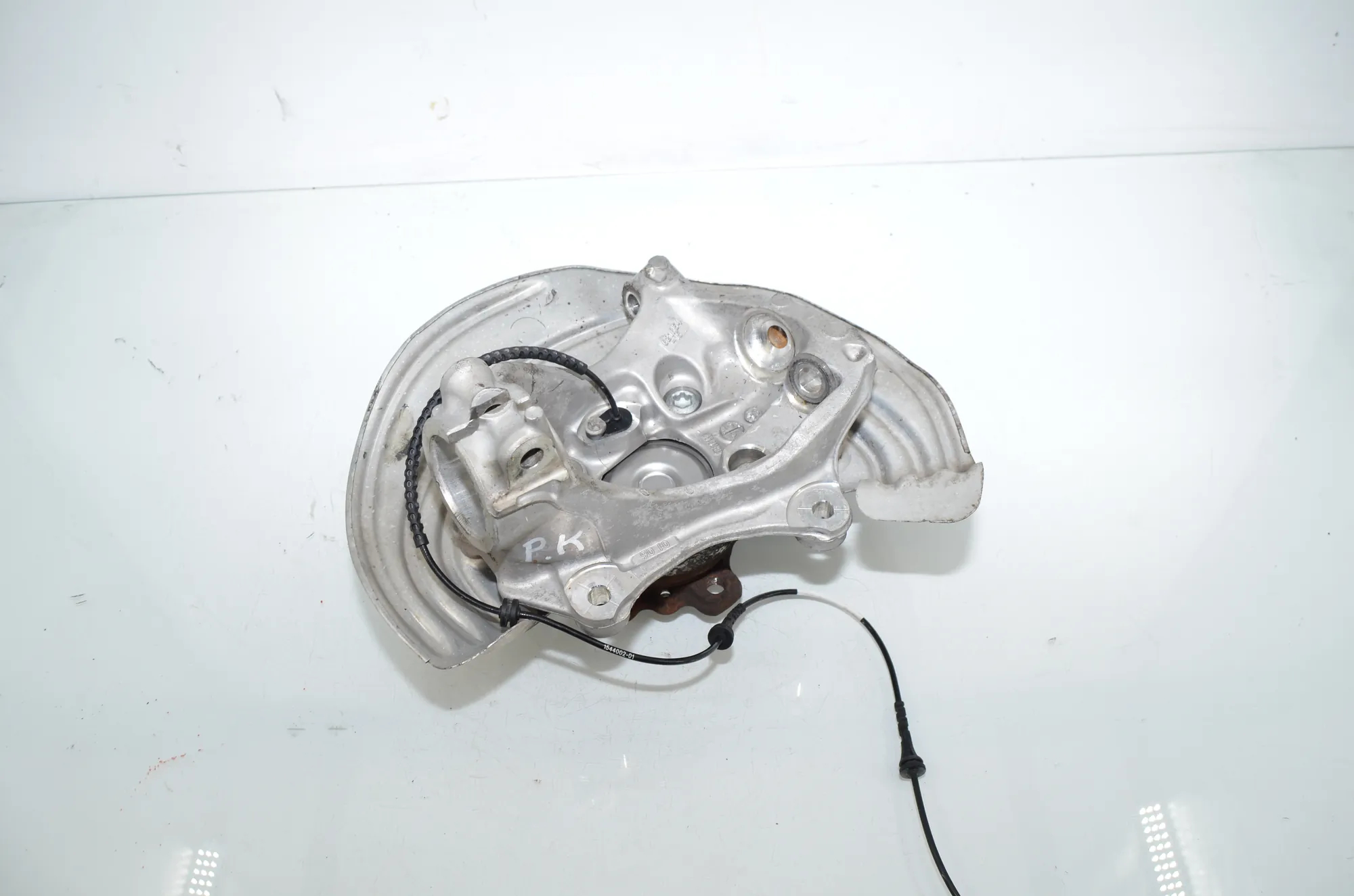 Front Left Wheel Hub – OEM 6878609 · BMW 3 Touring (G21) (2019 - -) 320 i 2023 – 4