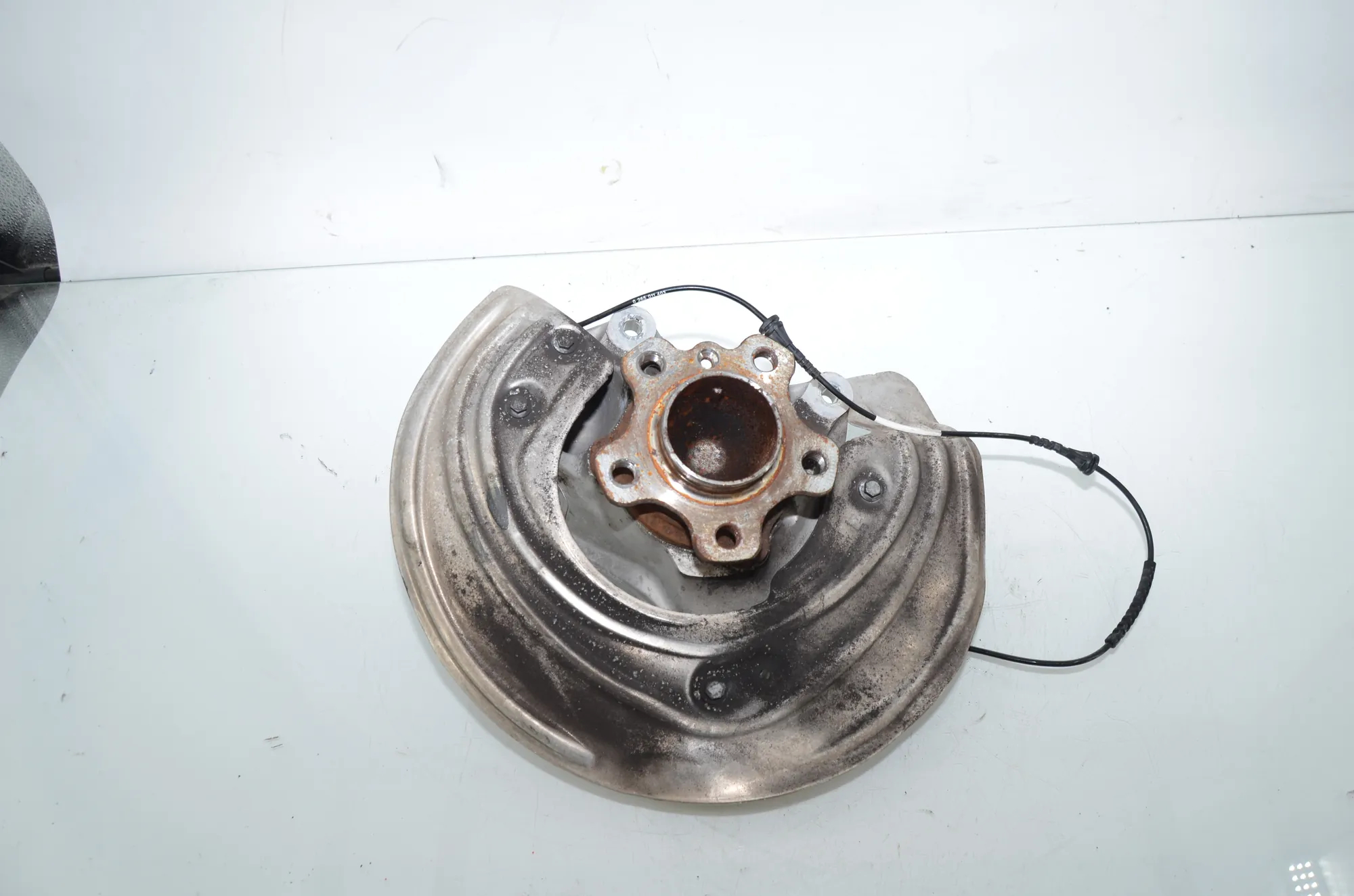 Front Left Wheel Hub – OEM 6878609 · BMW 3 Touring (G21) (2019 - -) 320 i 2023 – 2