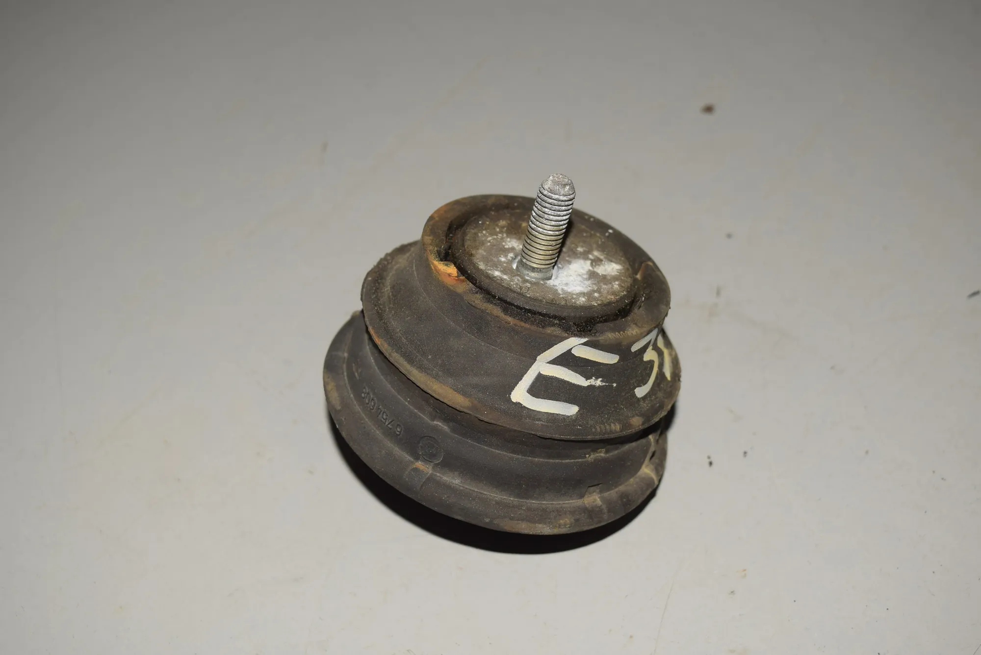 Right Side Engine Mount · BMW 5 (E39) 530 i 2001