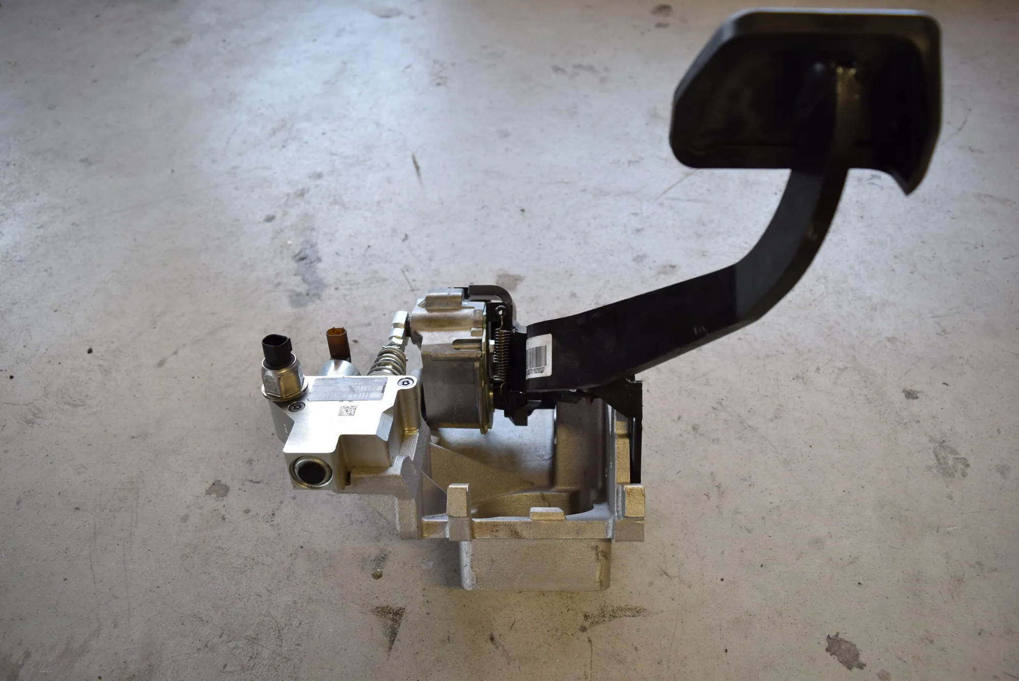 Brake Pedal – OEM 6788839 · BMW X6 (E71, E72) BMW X6 (E71, E72) 2009 – 3
