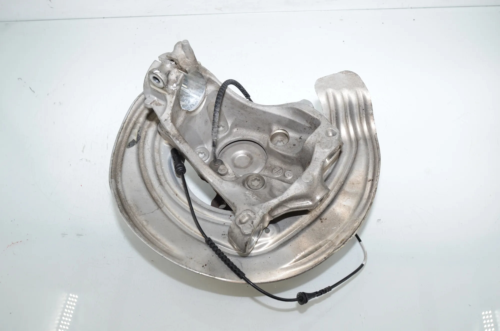 Front Right Wheel Hub – OEM 6878610 · BMW 3 Touring (G21) (2019 - -) 320 i 2023 – 4