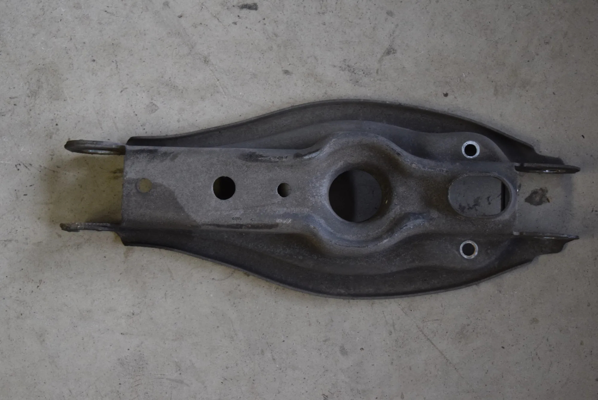 Rear Right Lower Control Arm – OEM 33326772899 · BMW 1 (E87) 118 d 2009