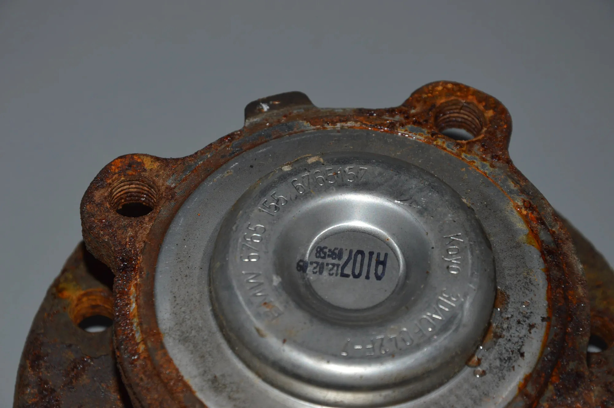 Front Left Wheel Bearing – OEM 31216765157 · BMW 1 (E87) 118 d 2009 – 3