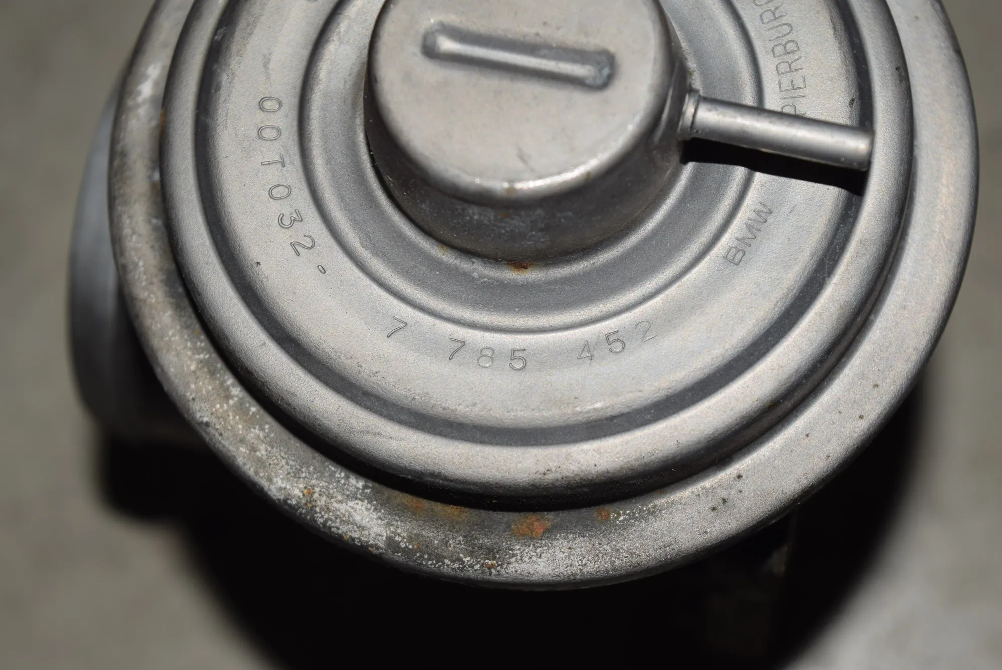 EGR Valve – OEM 7785452 · BMW 5 (E39) 530 d 2000
