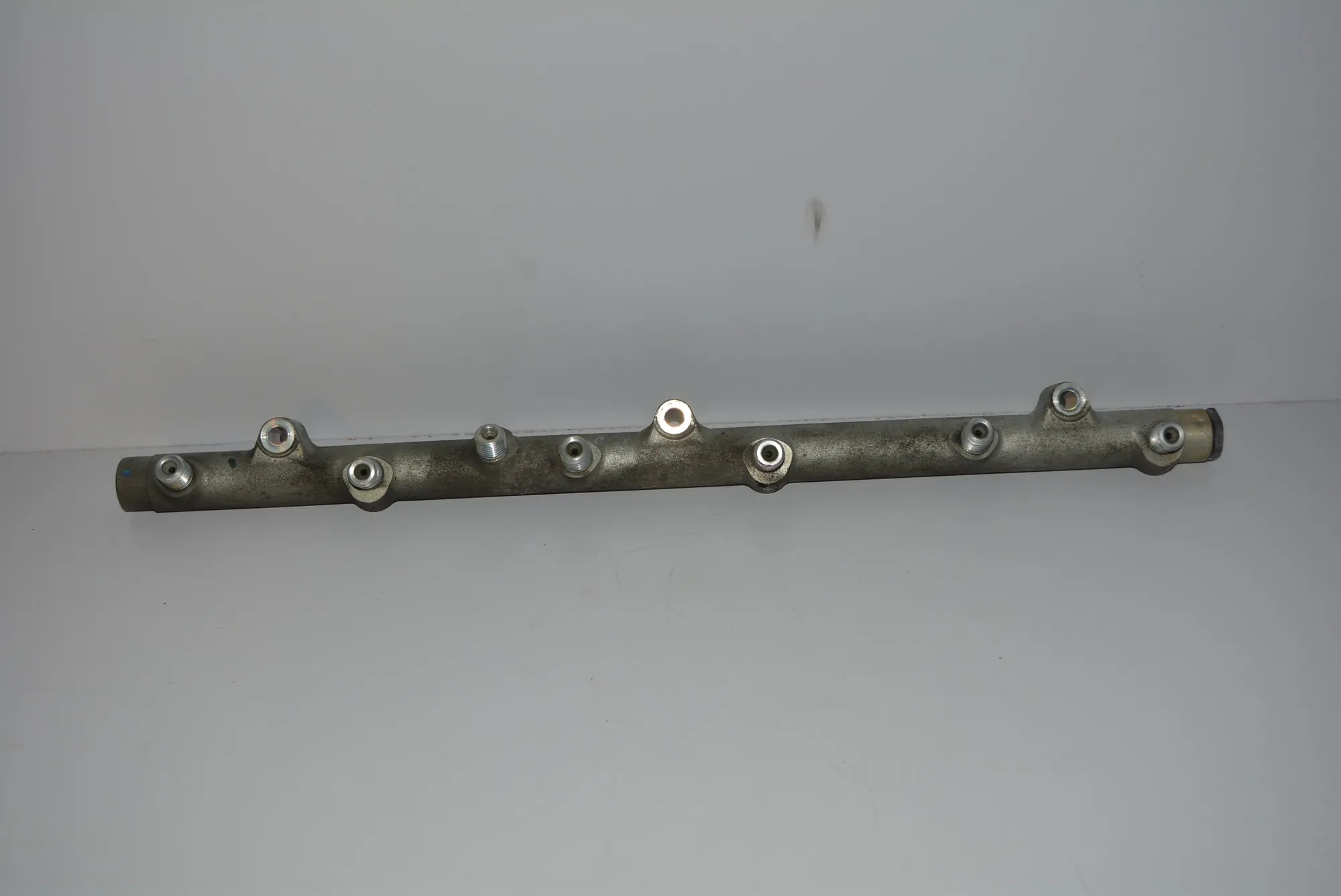 Fuel Rail – OEM 0445216002 · BMW 5 (E39) 2002