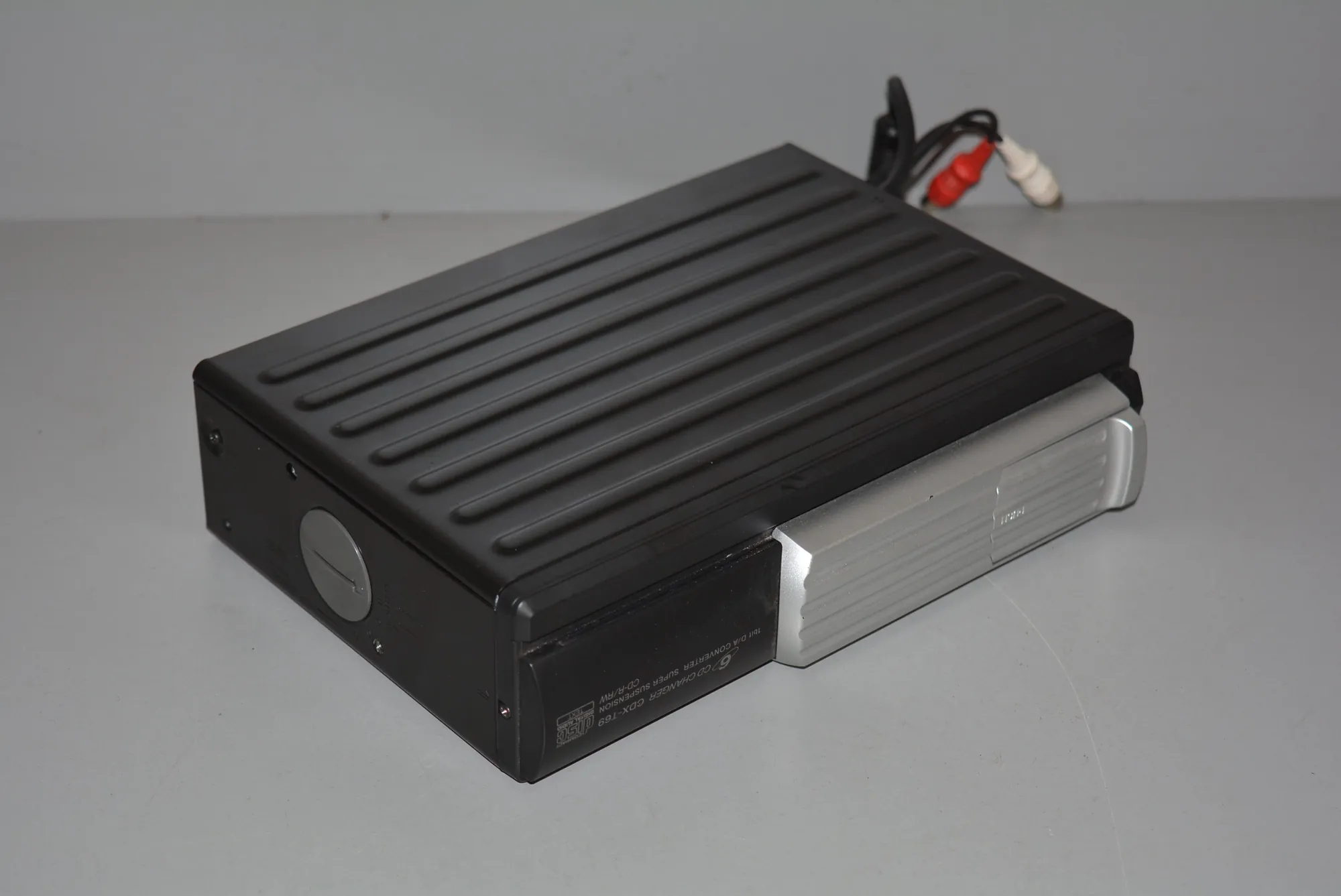 CD Changer – OEM NERA · BMW 5 (E39) 530 i 2001 – 3
