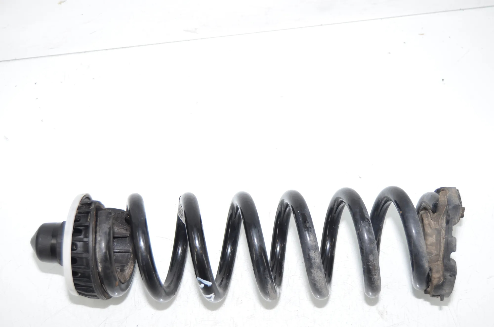Rear Right Coil Spring – OEM 6889980 · BMW 3 Touring (G21) (2019 - -) 320 i 2023 – 4
