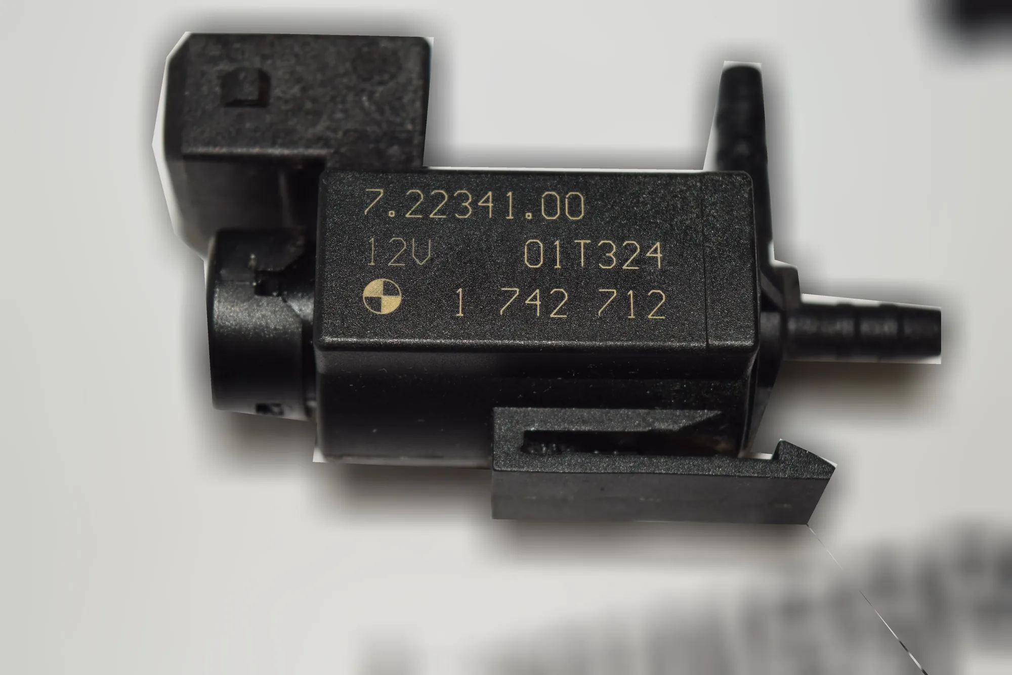 Solenoid Valve – OEM 1742712 · BMW 5 (E39) 530 d 2001