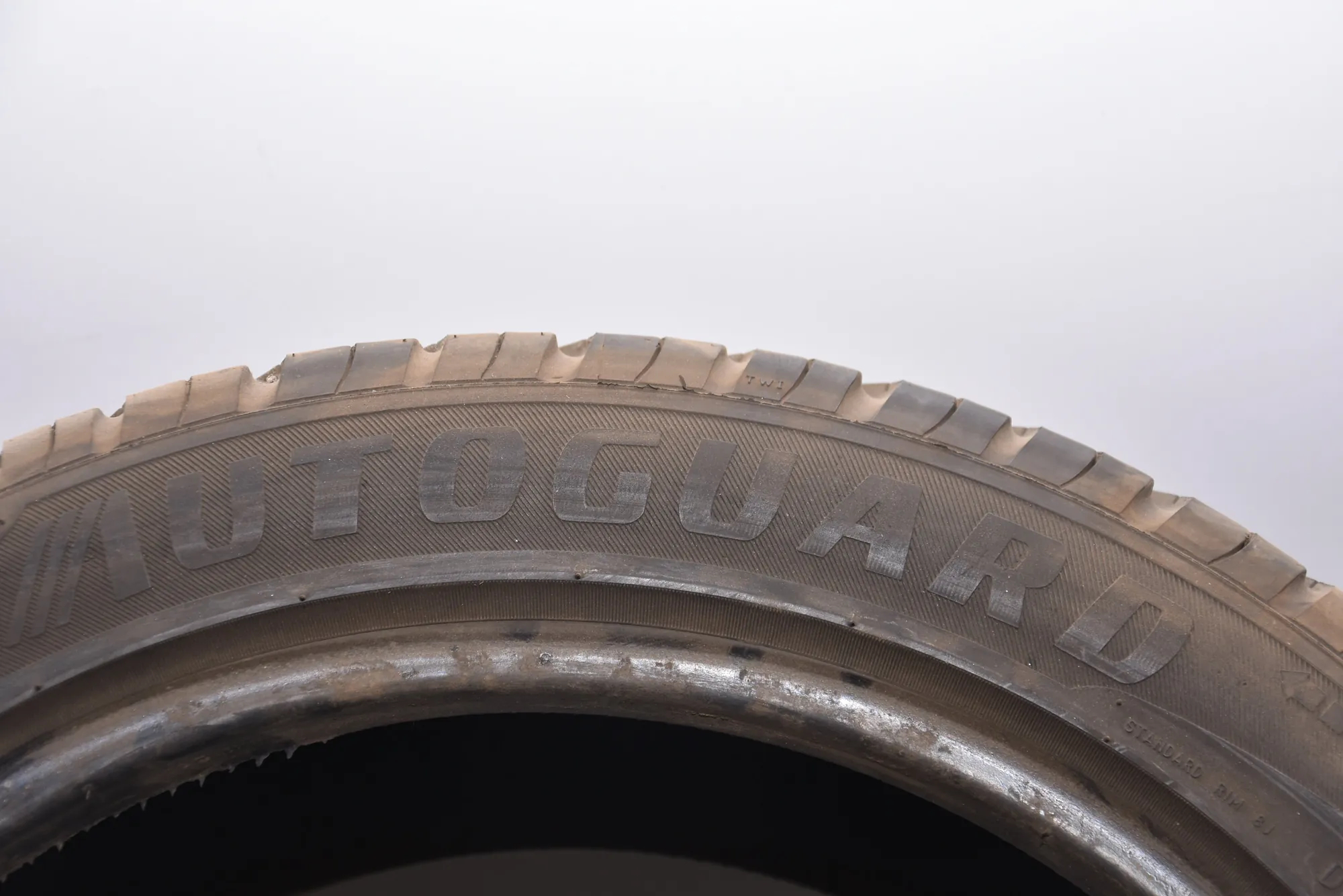 Tire · BMW 5 (E39) 525 d 2003 – 3