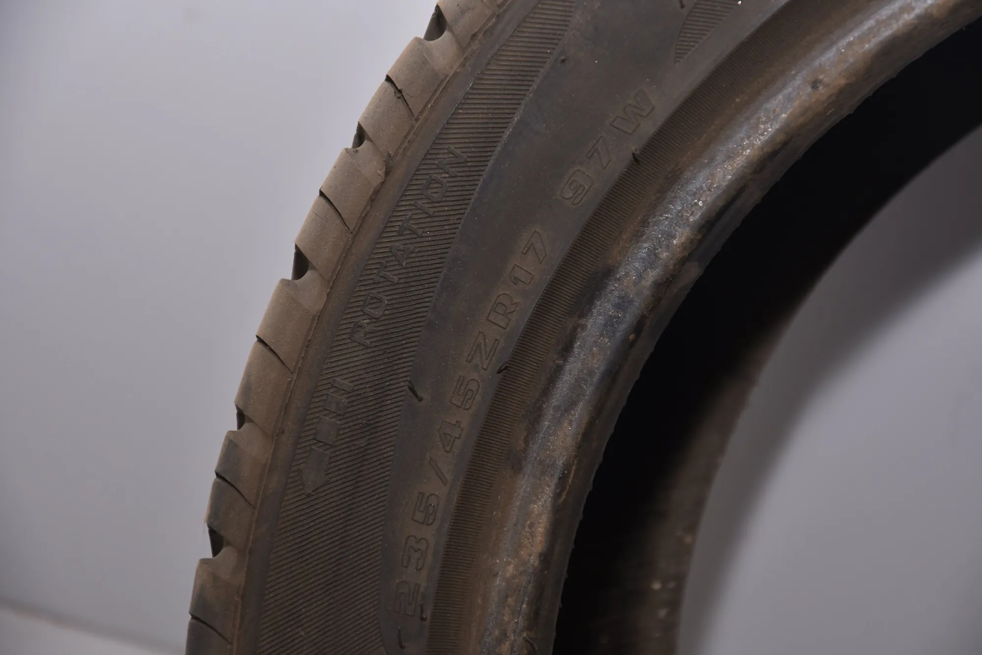 Tire · BMW 5 (E39) 525 d 2003 – 5