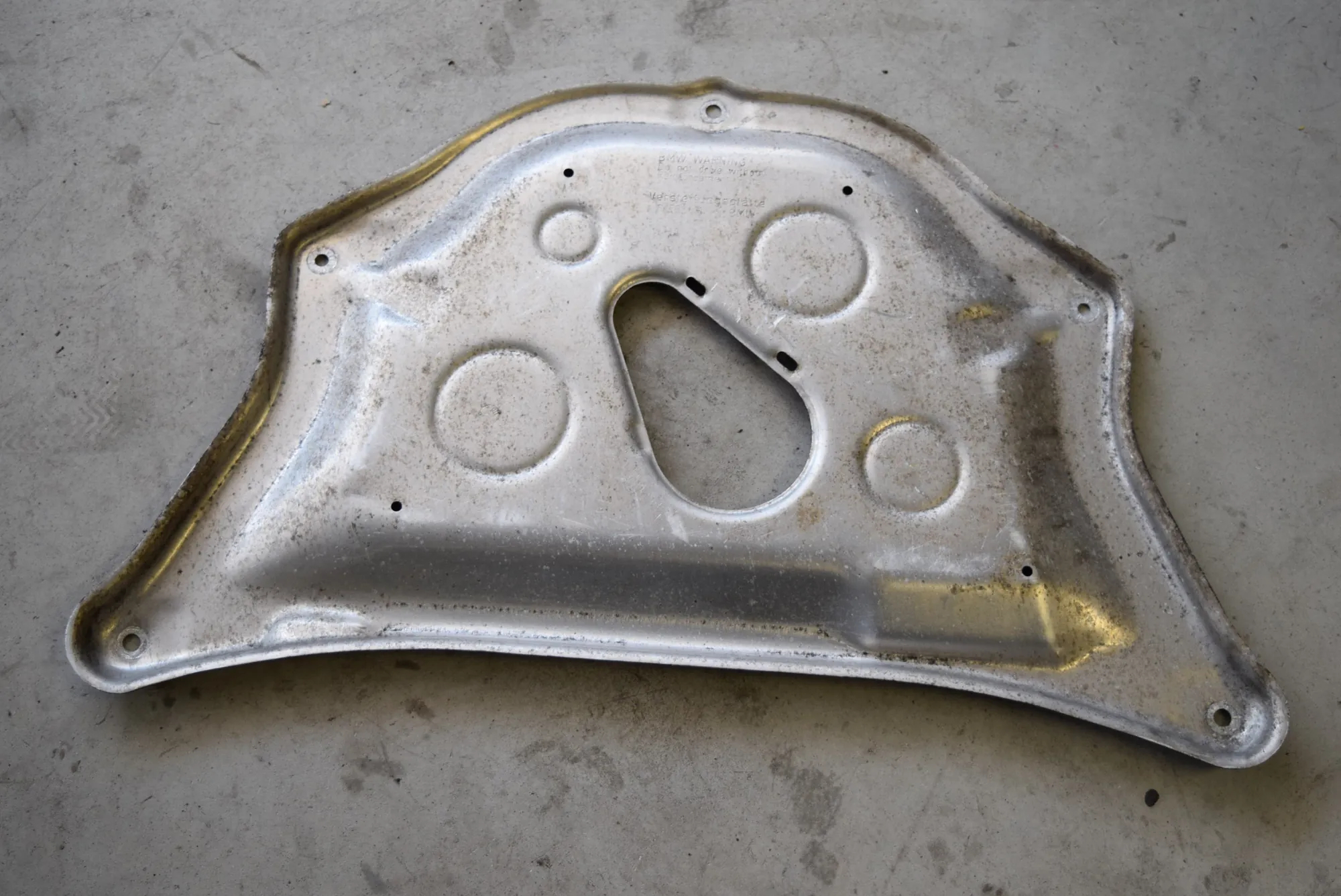 Engine Cover – OEM 6752310 · BMW 7 (E65, E66, E67) BMW 7 (E65, E66, E67) 2001