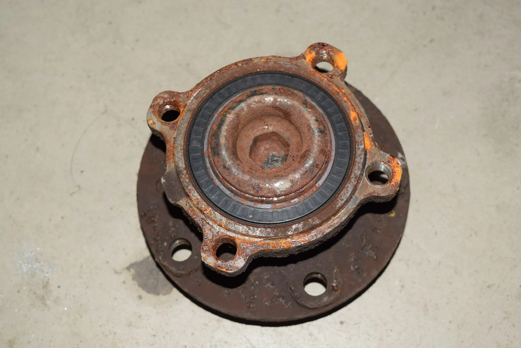 Front Right Wheel Bearing · BMW 7 (E65, E66, E67) BMW 7 (E65, E66, E67) 745 i, Li 2002 – 2