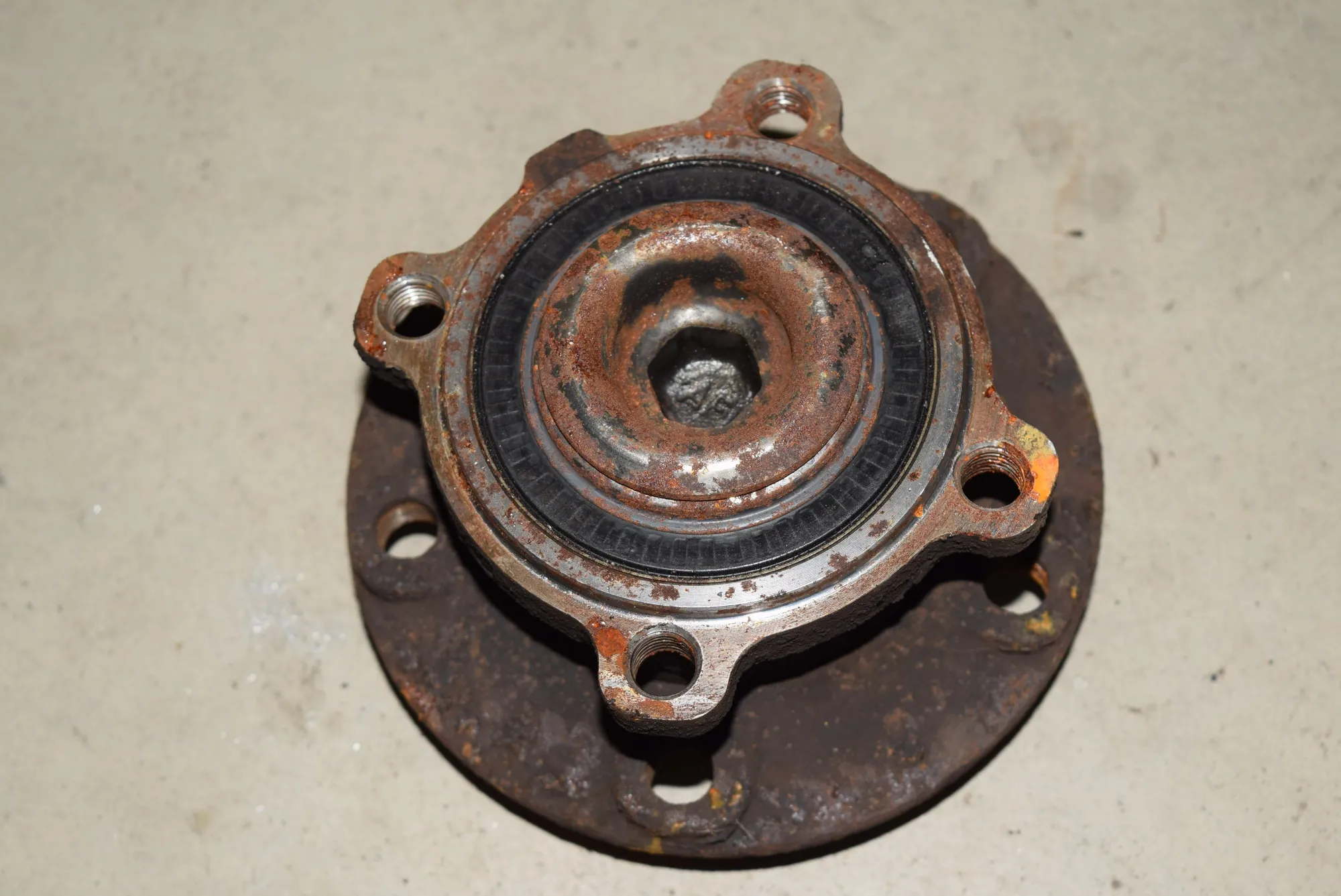 Front Left Wheel Bearing · BMW 7 (E65, E66, E67) BMW 7 (E65, E66, E67) 745 i, Li 2002 – 2